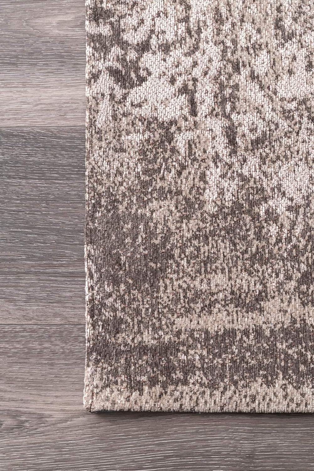 Shawanna Gray Vintage Wool and Synthetic Accent Rug
