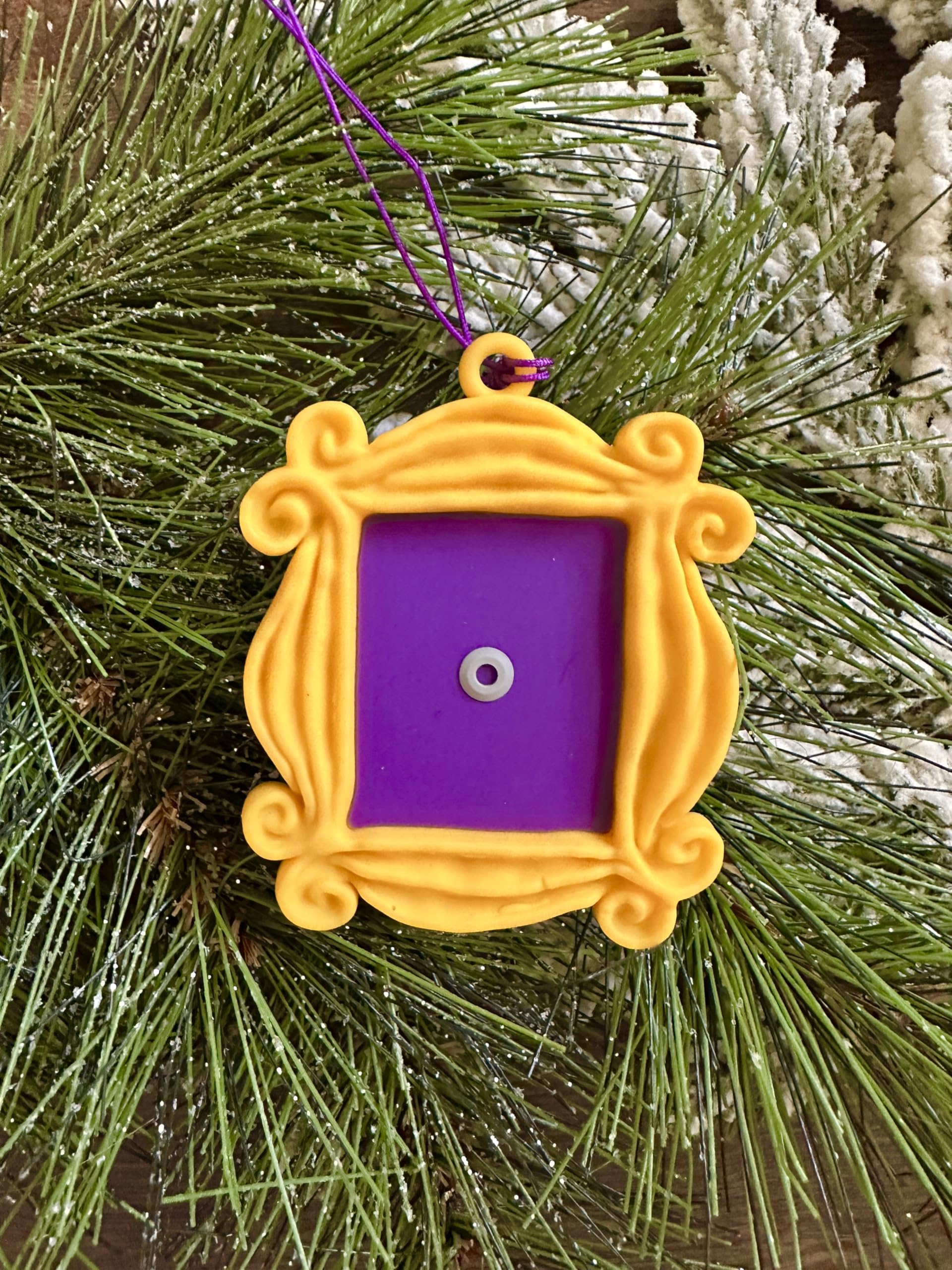 Friends Frame Christmas Ornament/Monica Peephole Door Frame/Yellow Friends Frame/TV Show Gift/Pop Culture Christmas Decor