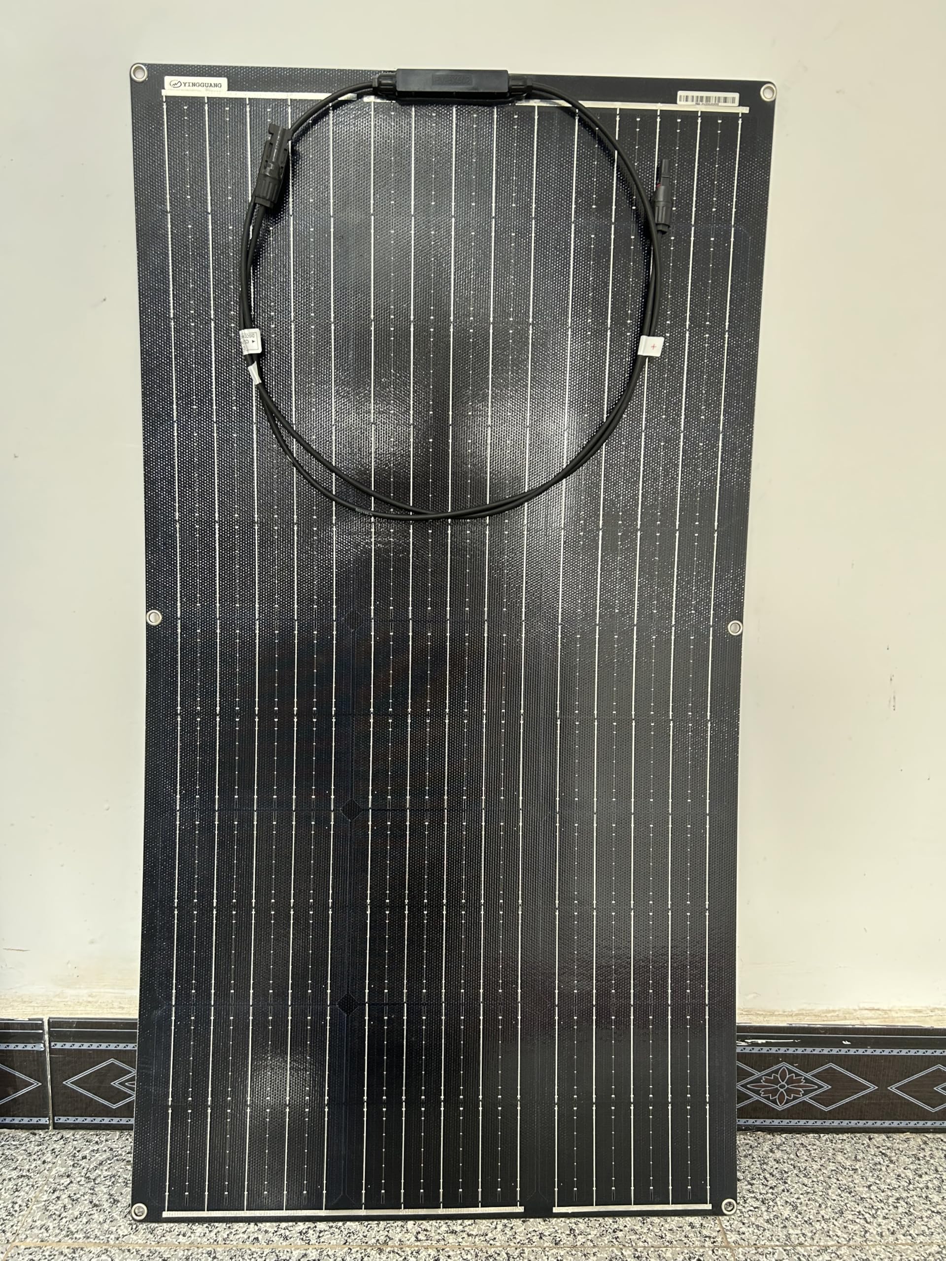 Pannello solare flessibile da 100 W Monocrystalline Solar Cell leggero facile da installare adatto per ships, yacht, camper, forests e roofs. (1)