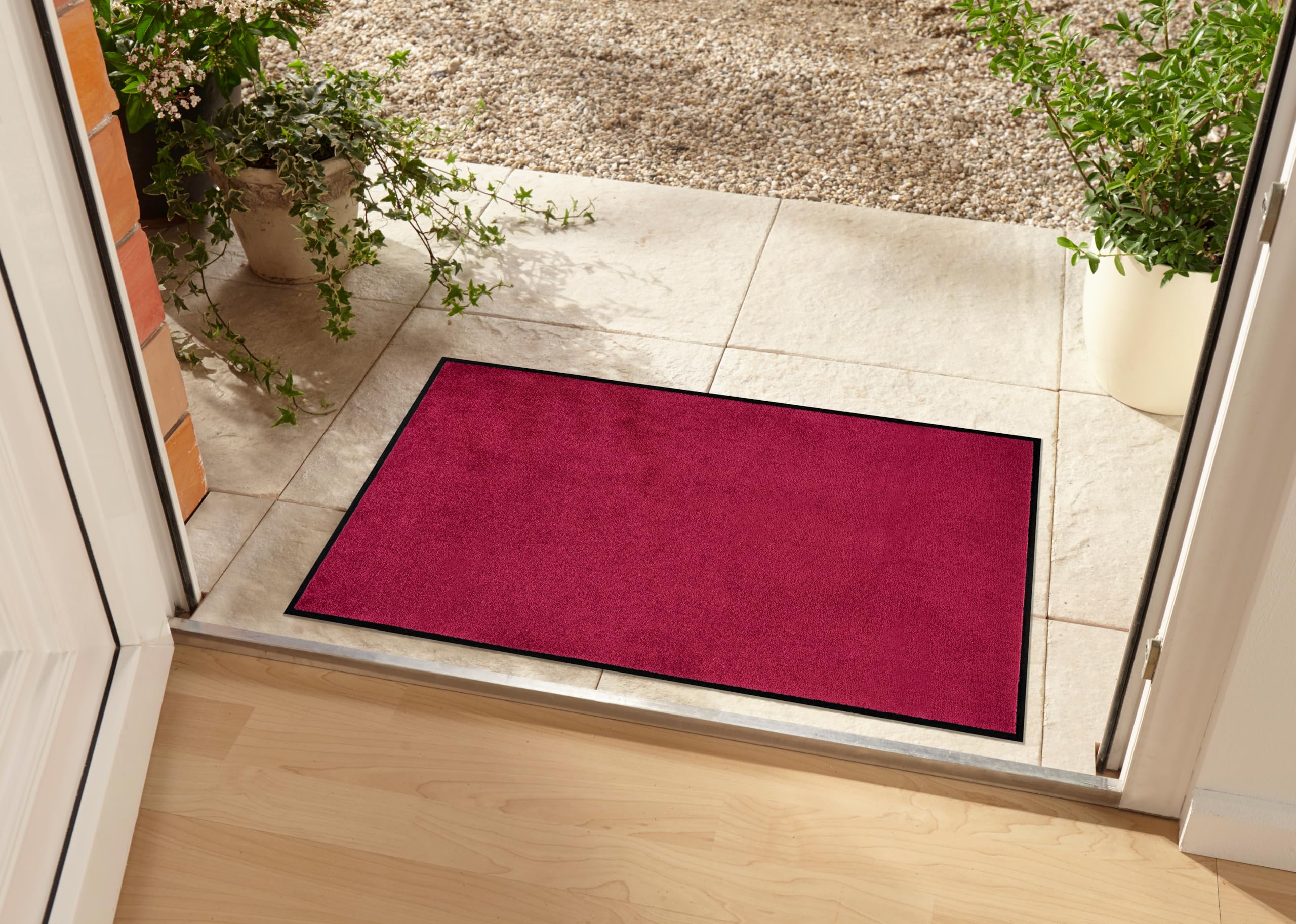 Hanse Home Washable Indoor and Outdoor Doormat Plain Door Mat Dirt Trapper Mat Dirt Trapper Mat Entrance Rug Non-Slip Sizes 60 x 80 cm Red