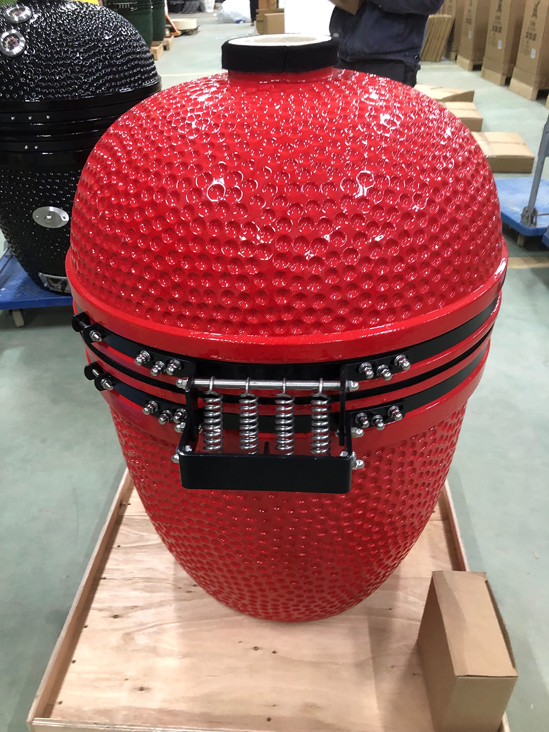 YNNI 69.6 cm Czerwony XXL Chip Feeder Kamado Basic Piekarnik Grill Węglowy BBQ z wózkiem TQ0C27RE