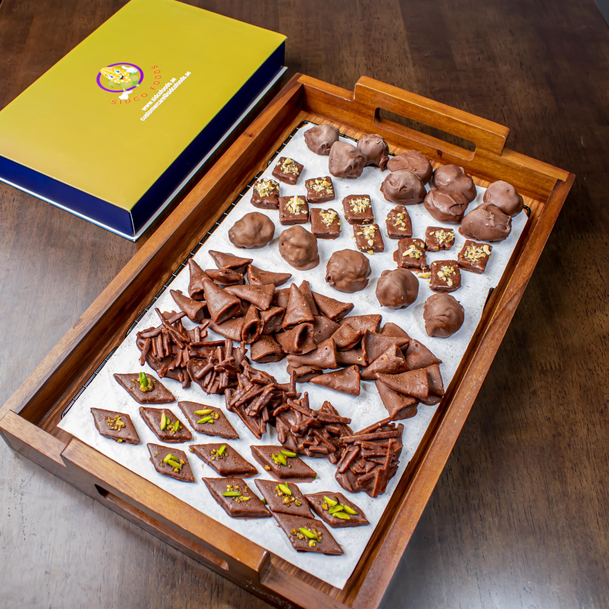 L’Arôme | Fine Chocolates Assorted Gift Box (49pcs/380g)