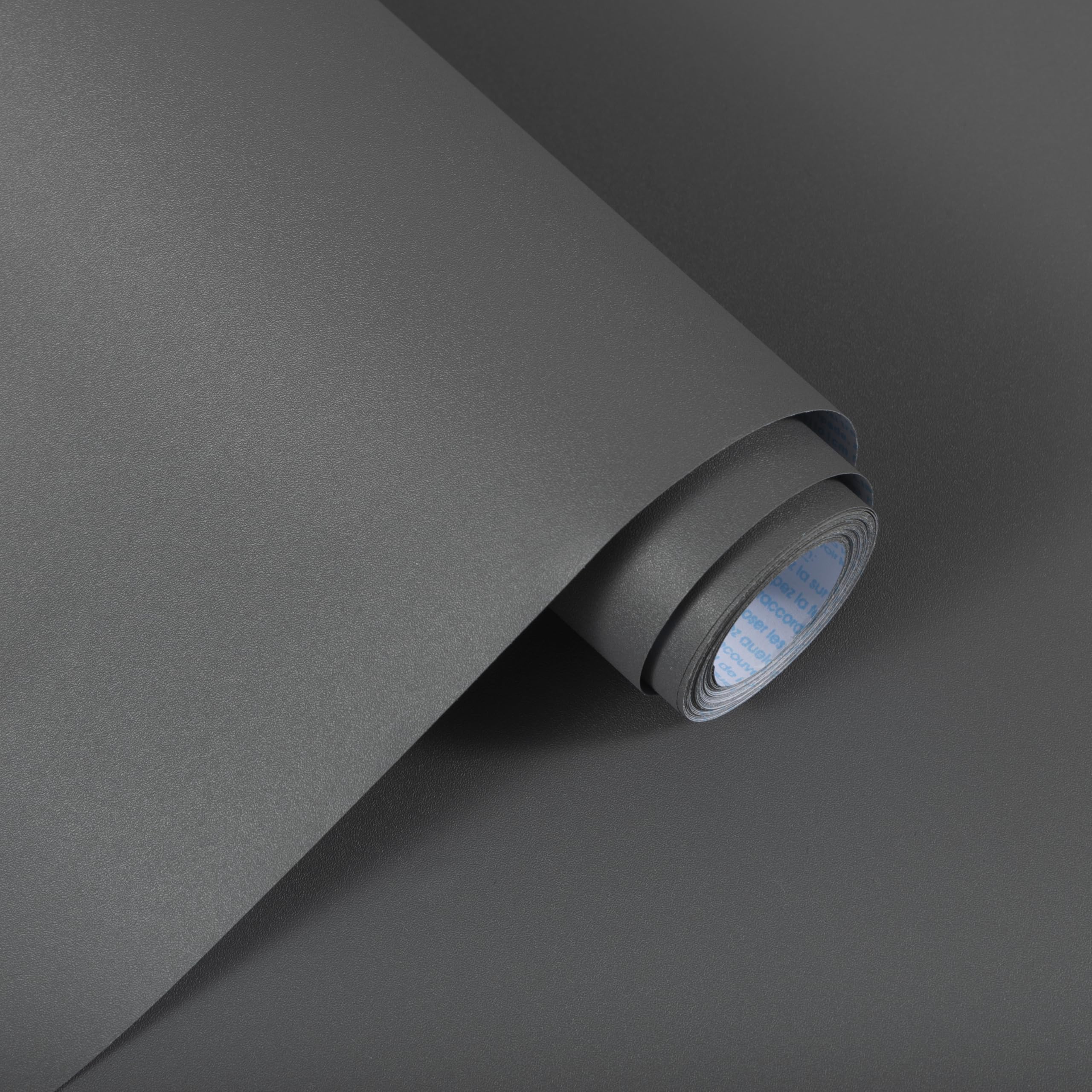 Papier peint autocollant gris pour masquer les imperfections des meubles et placards de cuisine