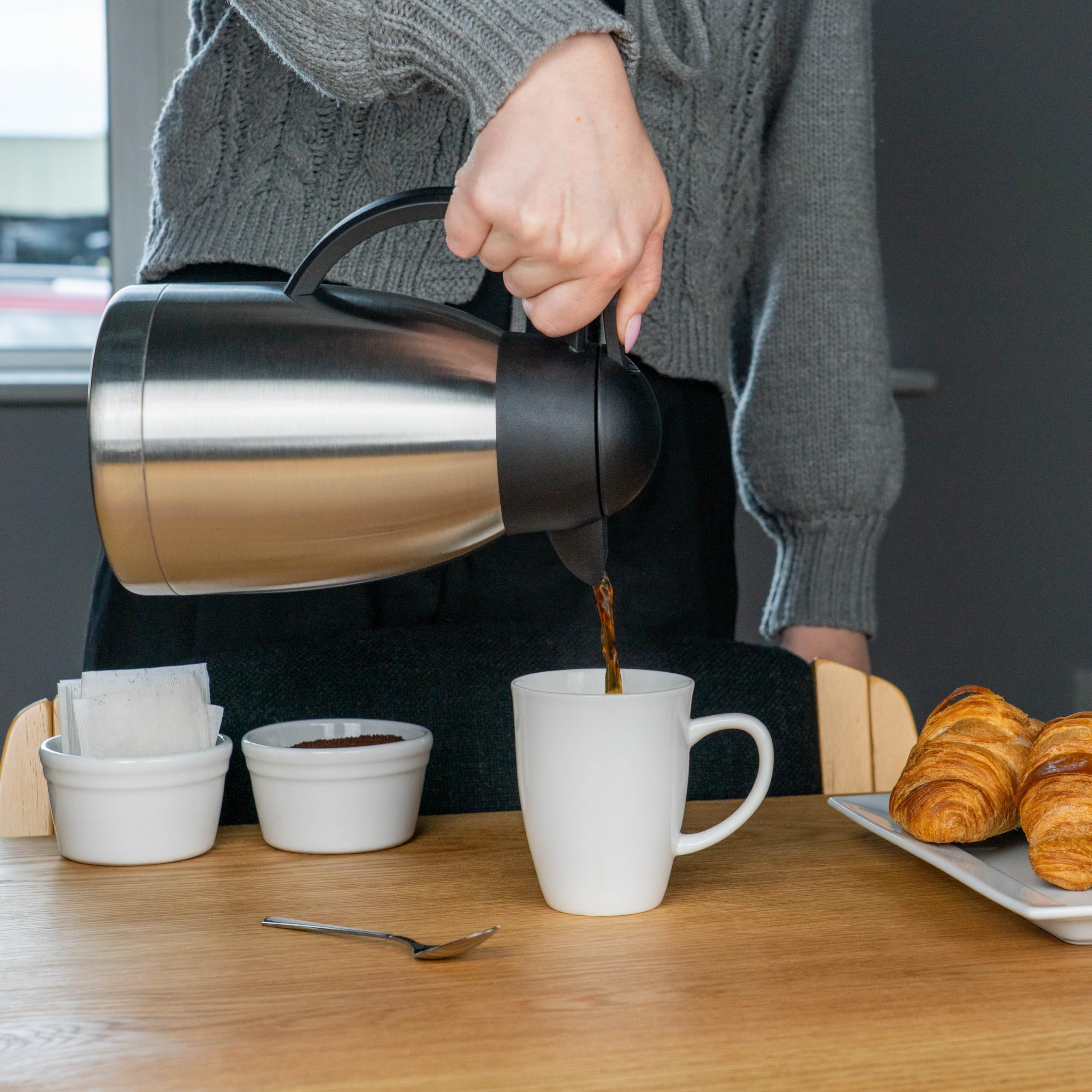 Pioneer Vakuum-Innenkaffeekaraffe, Edelstahl, satiniert, runder Kunststoffdeckel, 2 Liter