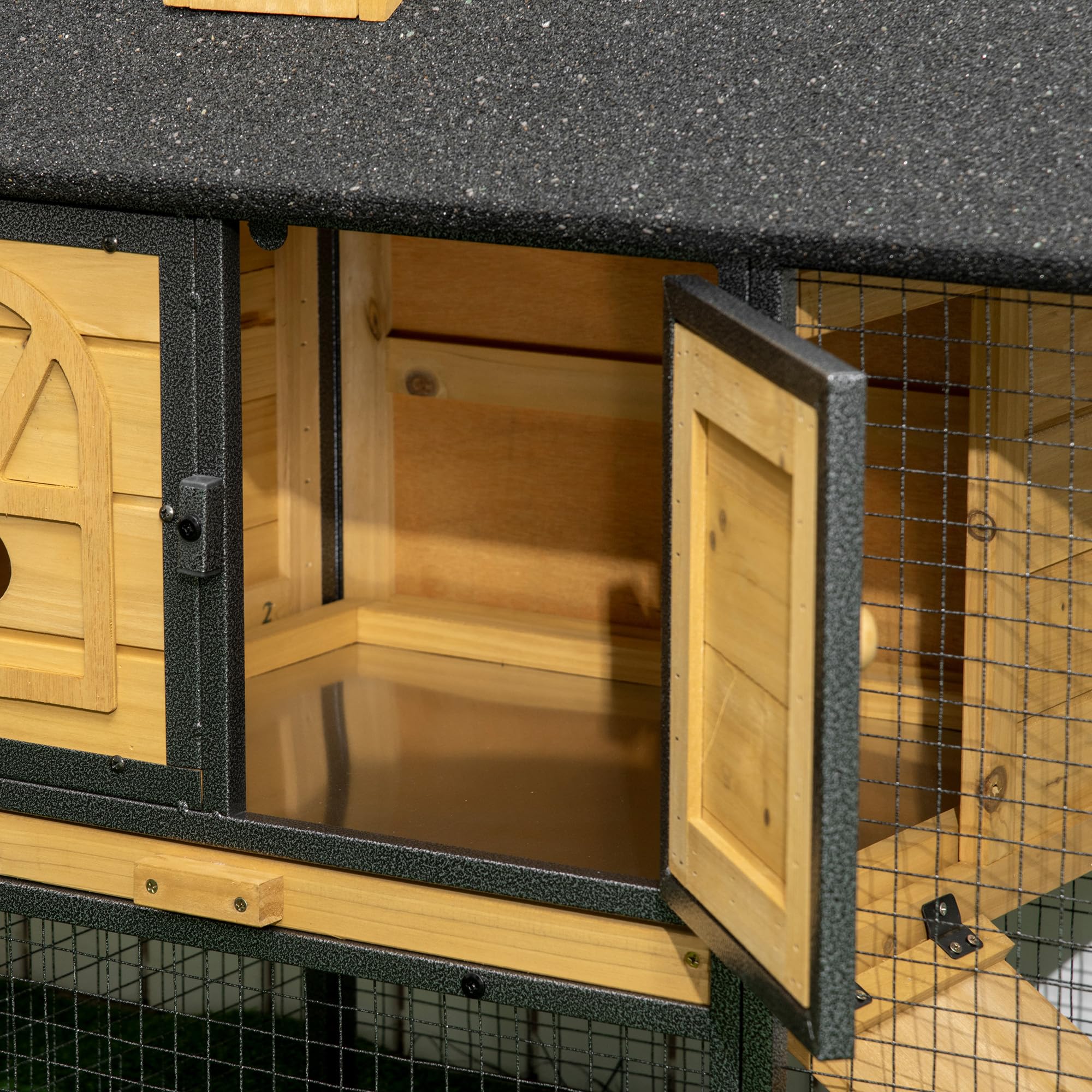 PawHut Conigliera Legno di Abete 2 Livelli 120x55.5x80 cm Gialla e Nera | Acciaio, Gabbia per Conigli, Vassoio Rimovibile, Area di Corsa