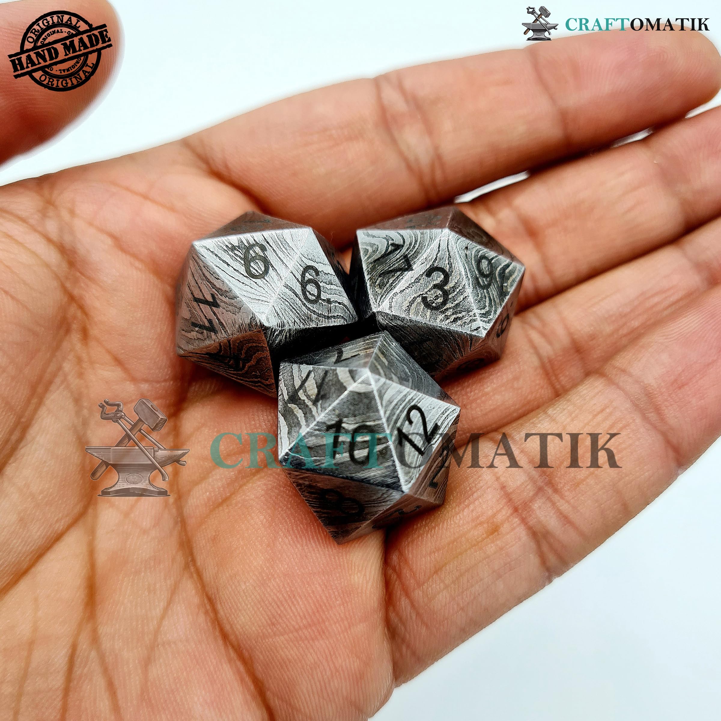 Dado Damasco DND D20 | Fatto a mano | Dado Casino Dice in acciaio damascato | 25 mm 20 lati | Dadi decorativi in acciaio