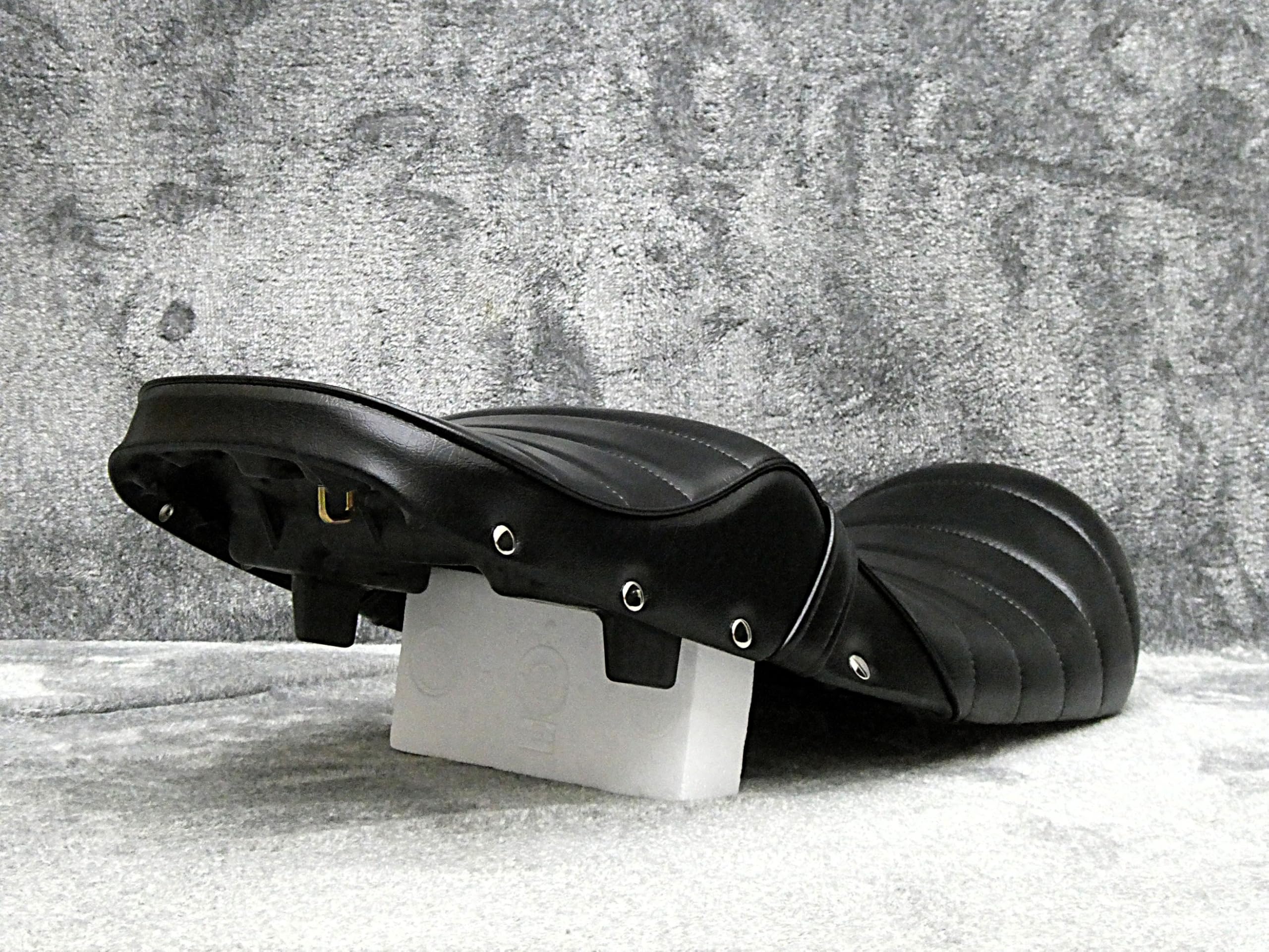 CB400SF nc39 用タックロールシート CB400SF NC39全年式 NC42〜13年共用 タックロールシート 黒 金