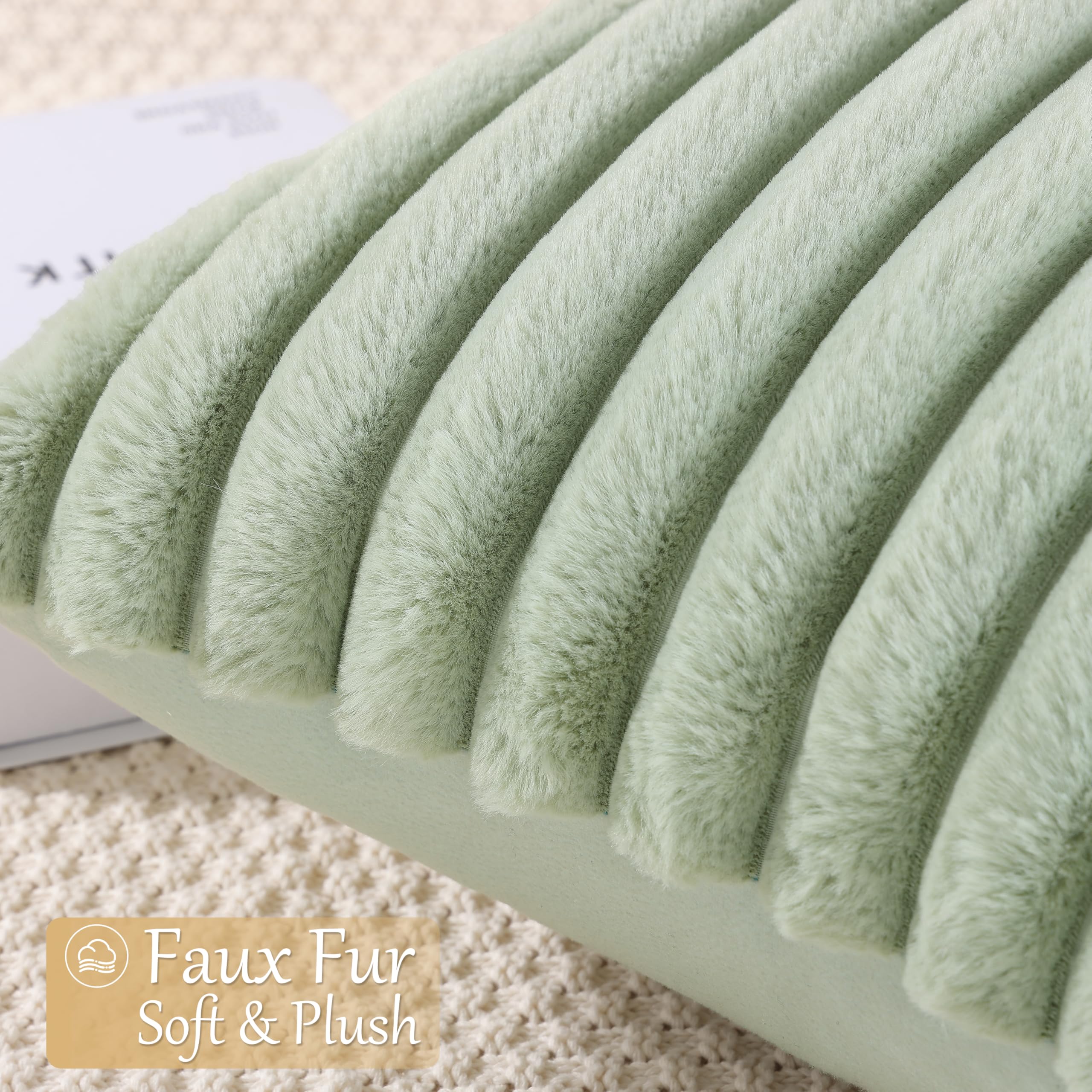decorUhome Set di 4 federe per cuscini in finta pelliccia, 45 x 45 cm, decorative, moderne e morbide federe in peluche a righe con retro in velluto, per divano, letto, soggiorno, bianco/rosa