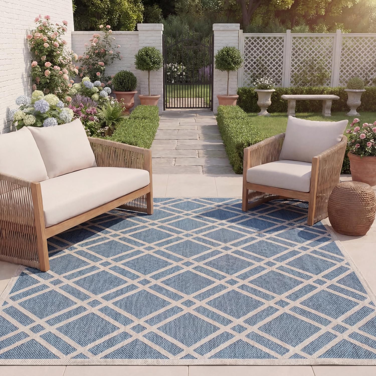 SAFAVIEH Washable Rug Outdoor Beach House Collection - 8' x 10', Blue & Ivory, Non-Shedding & Easy to Clean, Ideal for Patio, Backyard, Mudroom (BHS282M)