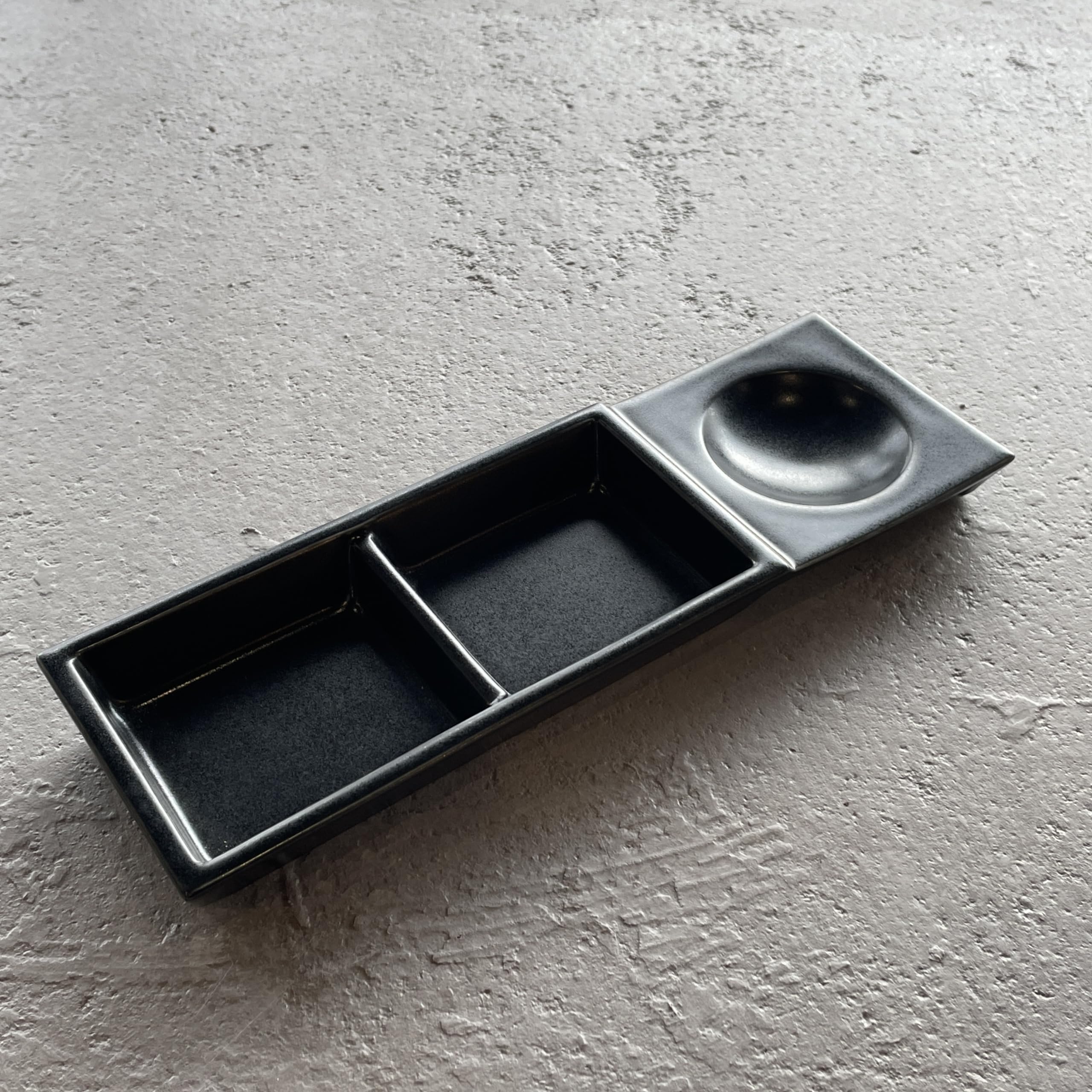 Amazon | 有田焼 タレ皿 三連 仕切り皿 焼肉用 薬味入れ 陶磁器 業務用