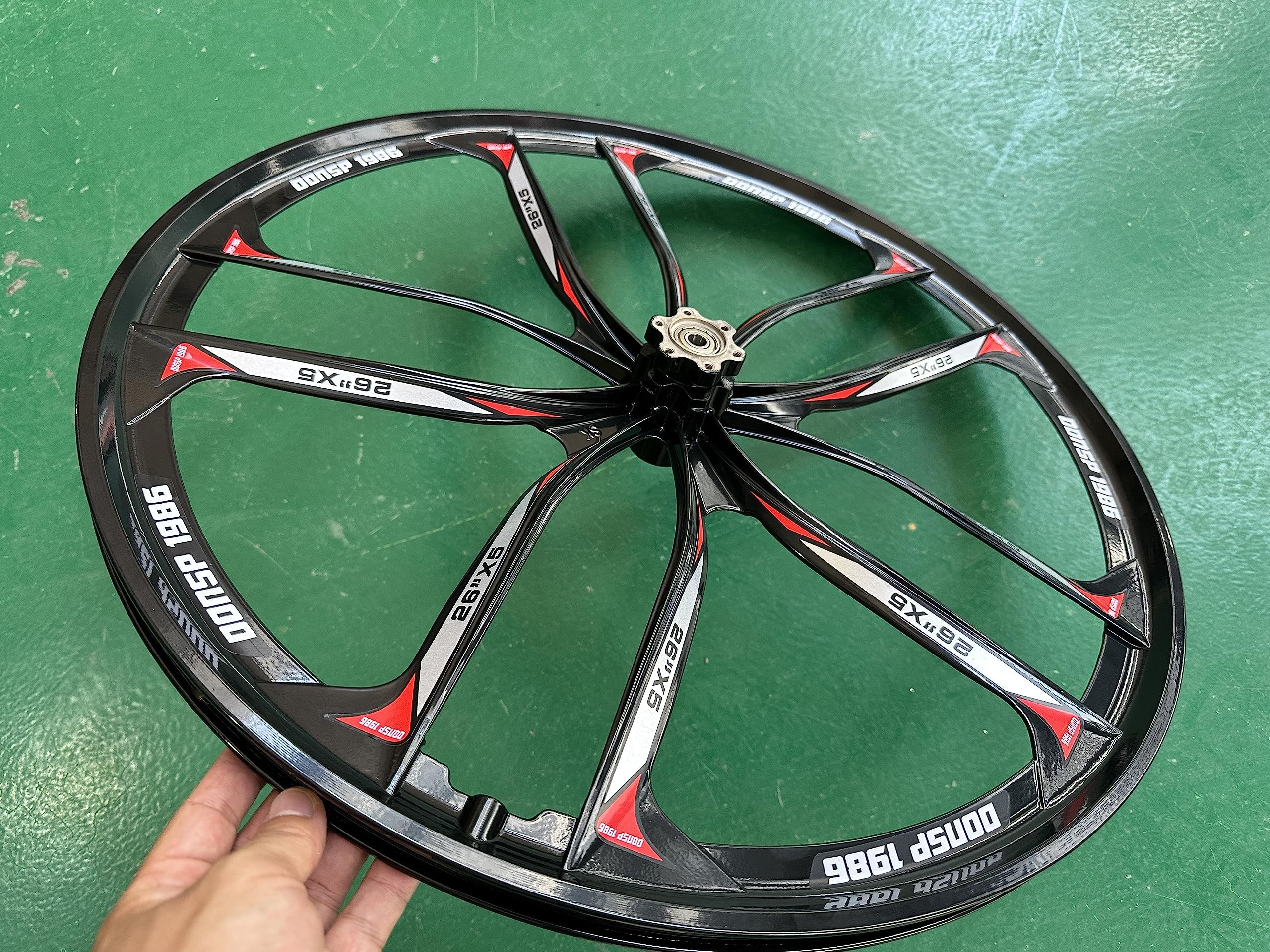 laufräder rennrad 26 zoll 10-Speichen-Mag-Wheel Set Felgen vorne & hinten 100 x 135 mm für 7/8/9s Freilauf, Magnesium Fahrrad-Räder (schwarz) Scheibenbremse für Beach Cruiser, MTB Sport & Freizeit 1974 💕 Zwillingsherz Handschuhe 100 Colorway:Hana Beaman Sigature / Bronze Chrome