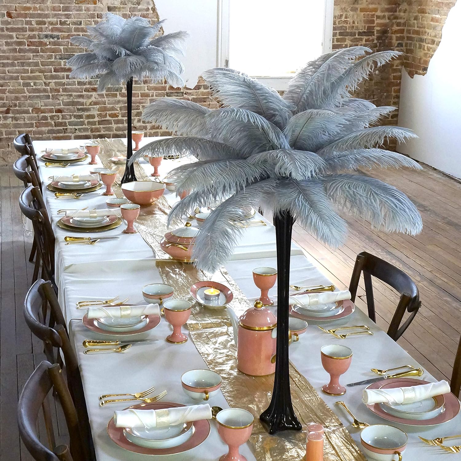 ZUCKER - Eiffel Tower Vase - Feather Centerpiece Decoration for Wedding, Parties and Events - Ostrich Feather and Vase Set - Black Vase/Silver Ostrich Feathers