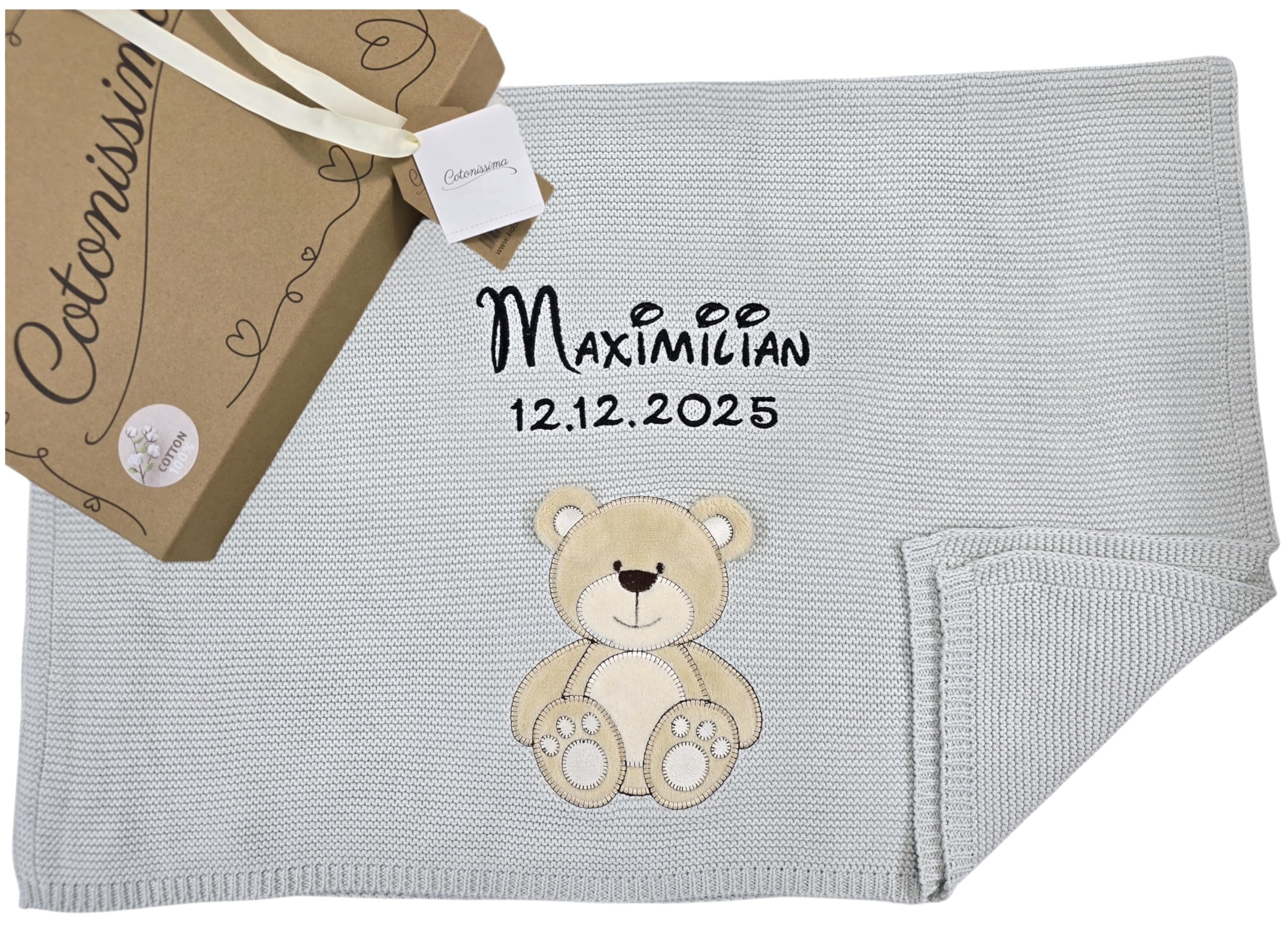 KIDDI-MEDIA Hochwertige Babydecke mit Namen und Geburtsdatum aus 100% Baumwolle/in representativer Geschenkbox/zur Taufe, Geburt, Babyparty, auch als Überwurfdecke (Grau Bär)