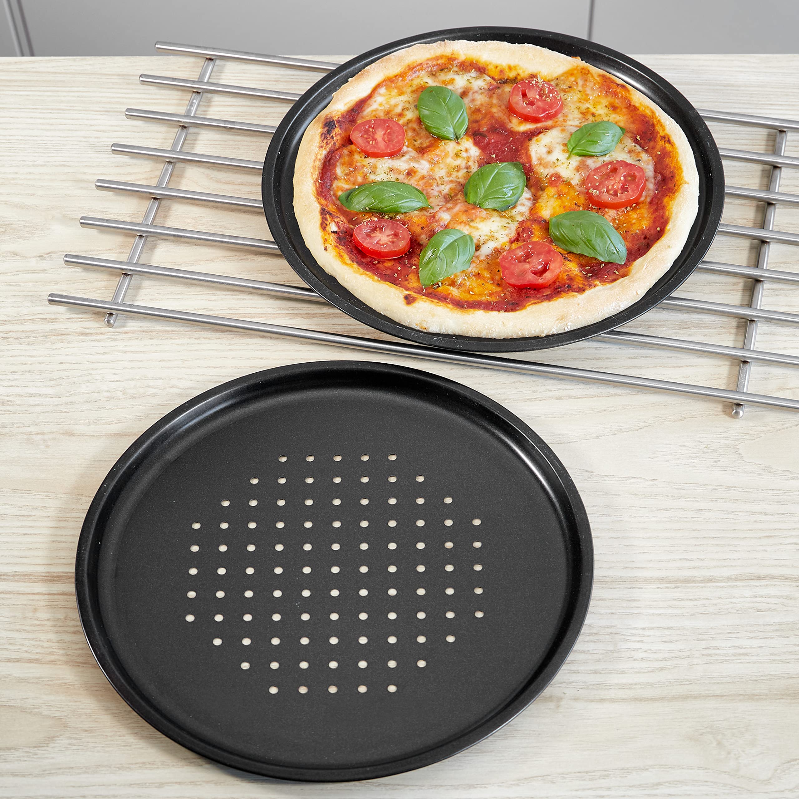 Grizzly Pizzablech, 10er Set, 30 cm, gelocht, Antihaftbeschichtung, Carbonstahl, perforiertes Backblech für knusprige Pizza