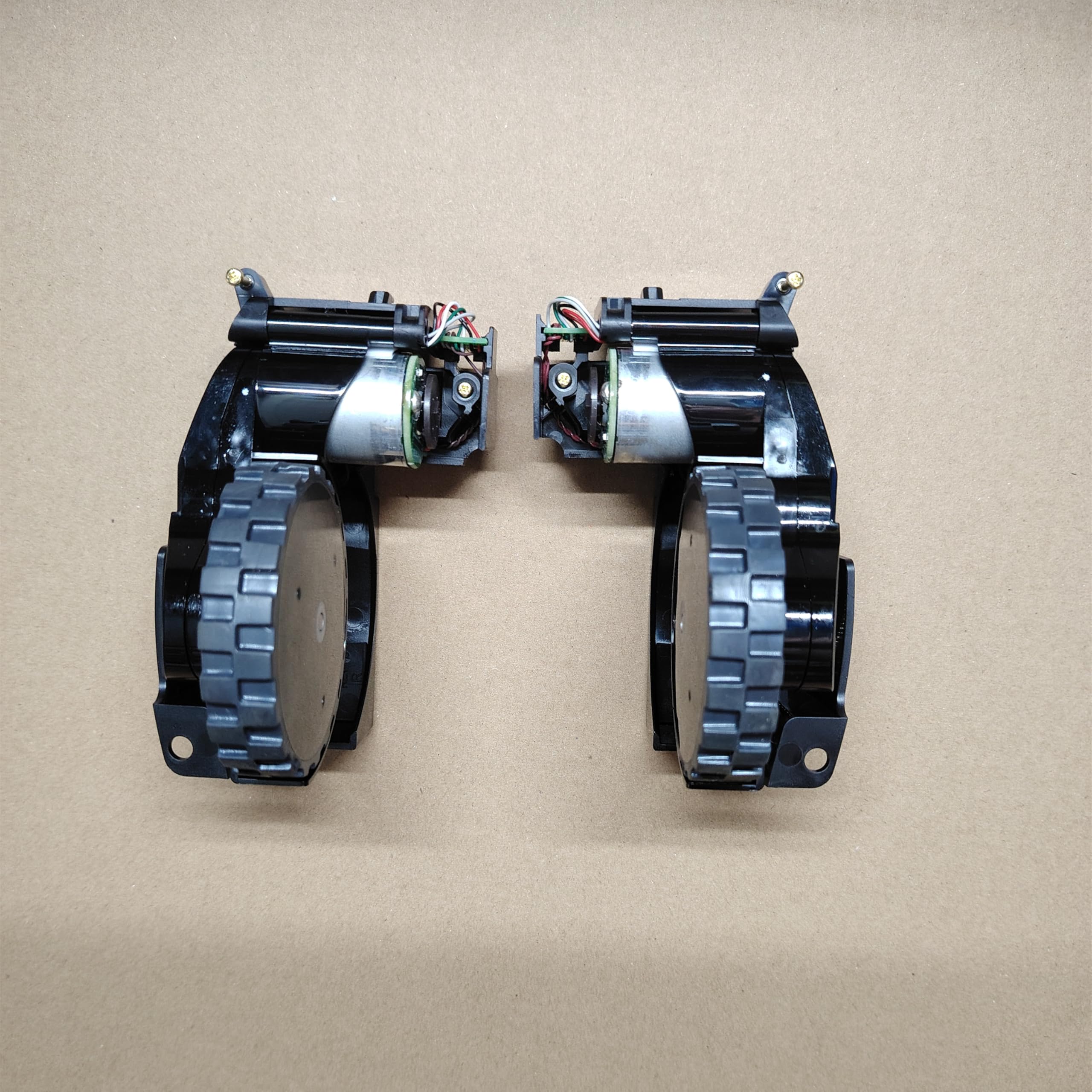 Drive Wheel Module Compatible for IRobot Roomba J7 J7+ J6+ i7 i7+ j5 i5 i3 i3+ i4 Plus E5 E6 Combo j5 i5 j5+ i5+ Robot Vacuum Cleaner Replacement Parts (New j i e Series)