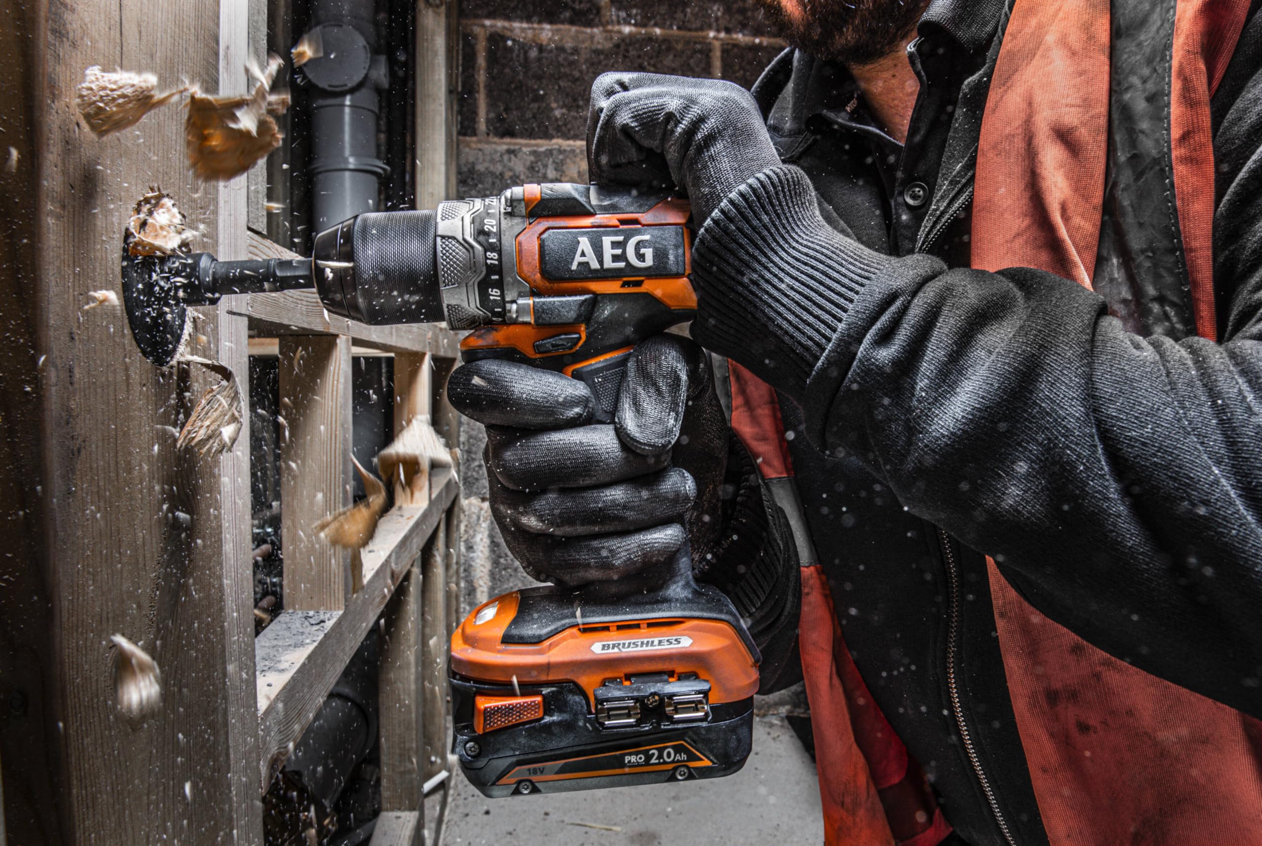 AEG - Trapano avvitatore SUBCOMPACT 18 Volt BRUSHLESS, 65 Nm, consegnato in valigetta con 2 batterie da 2,0 Ah e caricatore - BS18SBL-202C
