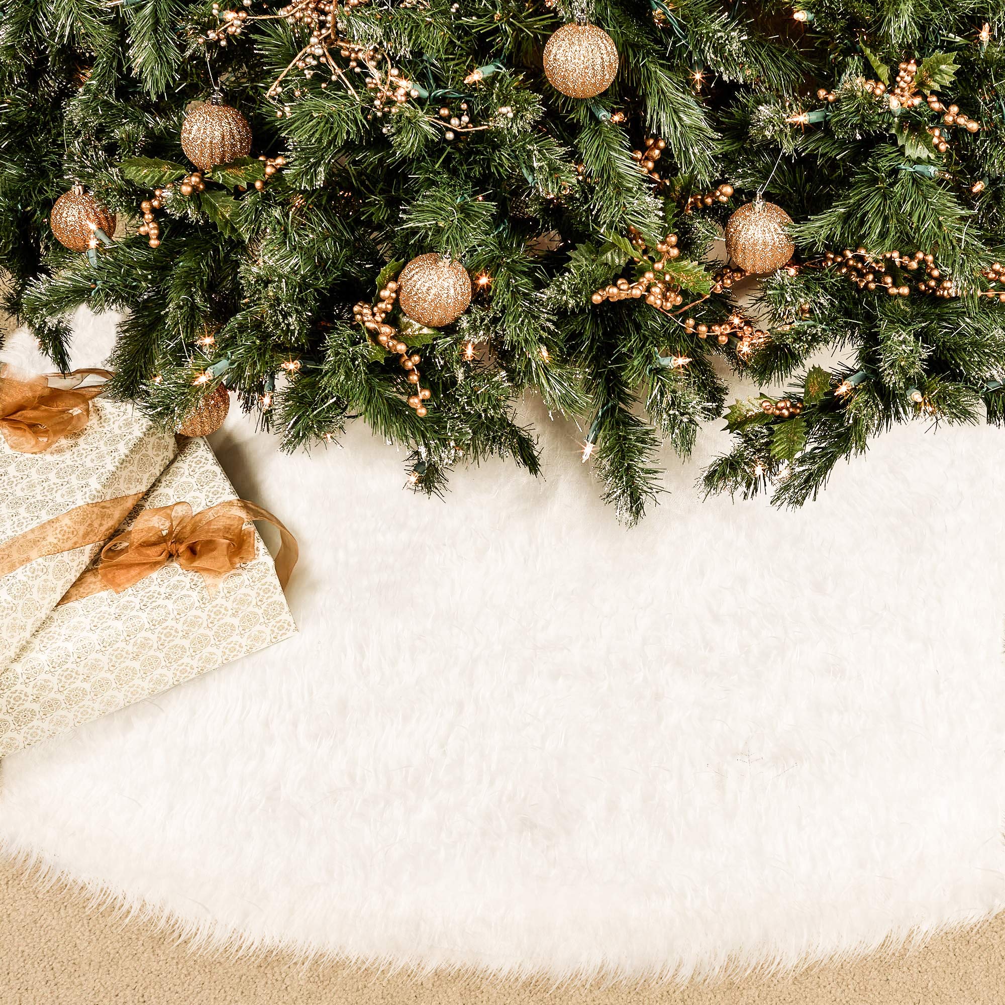 BININBOX Christmas Tree Skirt, 48 Inch Snowy White Faux Fur Xmas Plush Tree Skirt, Winter Large Christmas Tree Mat, Holiday Party Christmas Tree Decorations