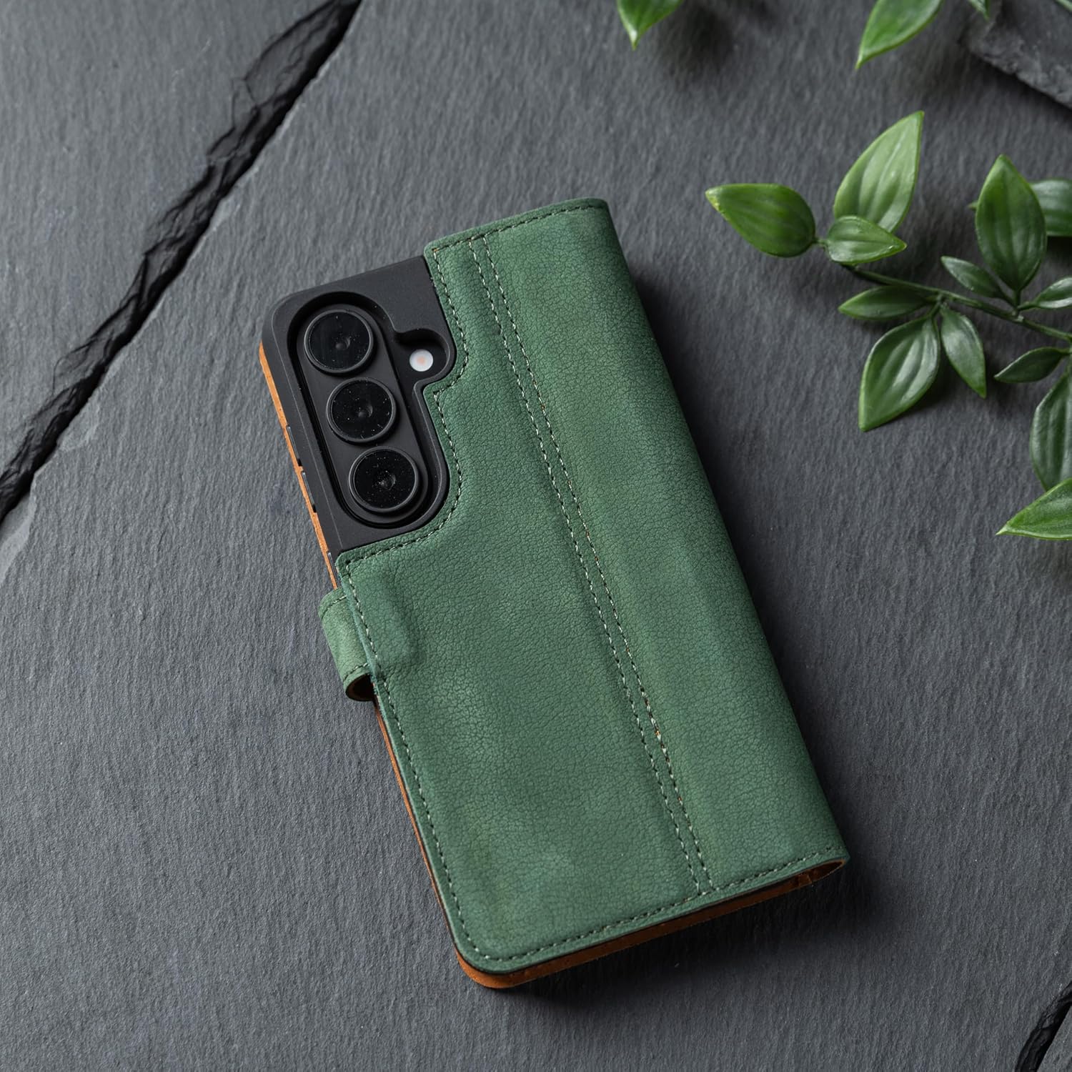 Snakehive Genuine Leather Wallet Case for Samsung Galaxy S26 – Flip Cover with Card Slots & Stand (Green)
