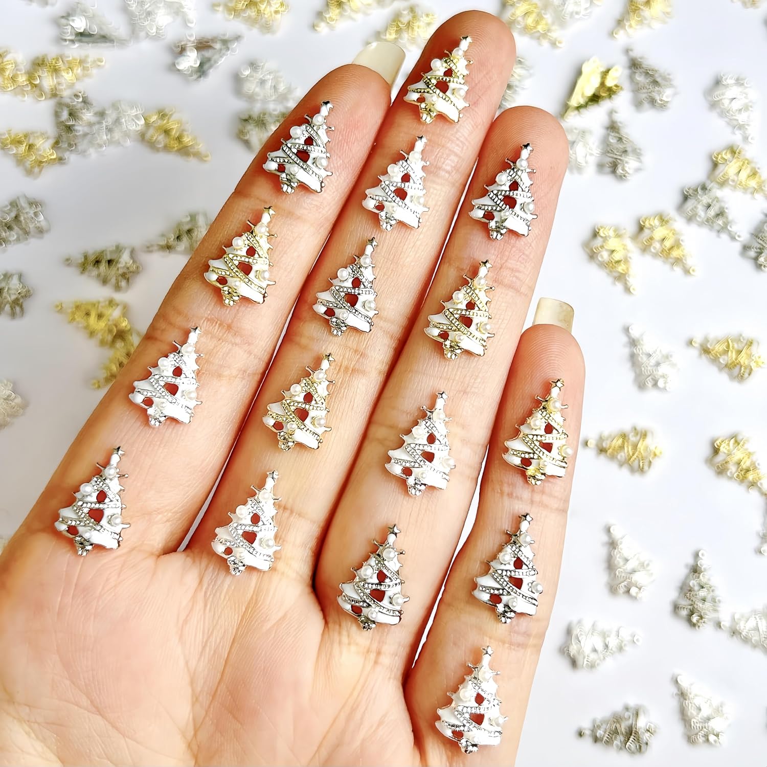 600Pcs Star Nail Charms for Nails Art 3D Gold Silver Christmas Tree Star Nail Charms Hollow Star Nail Rhinestones Kawaii Nail Gems Nail Jewelry Decoration Manicure Supplies Accessories for DIY Craft