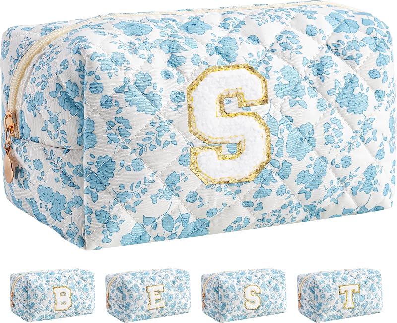 Necessaire de maquiagem HBselect com estampa floral azul, algodão matelassê e fechamento por zíper