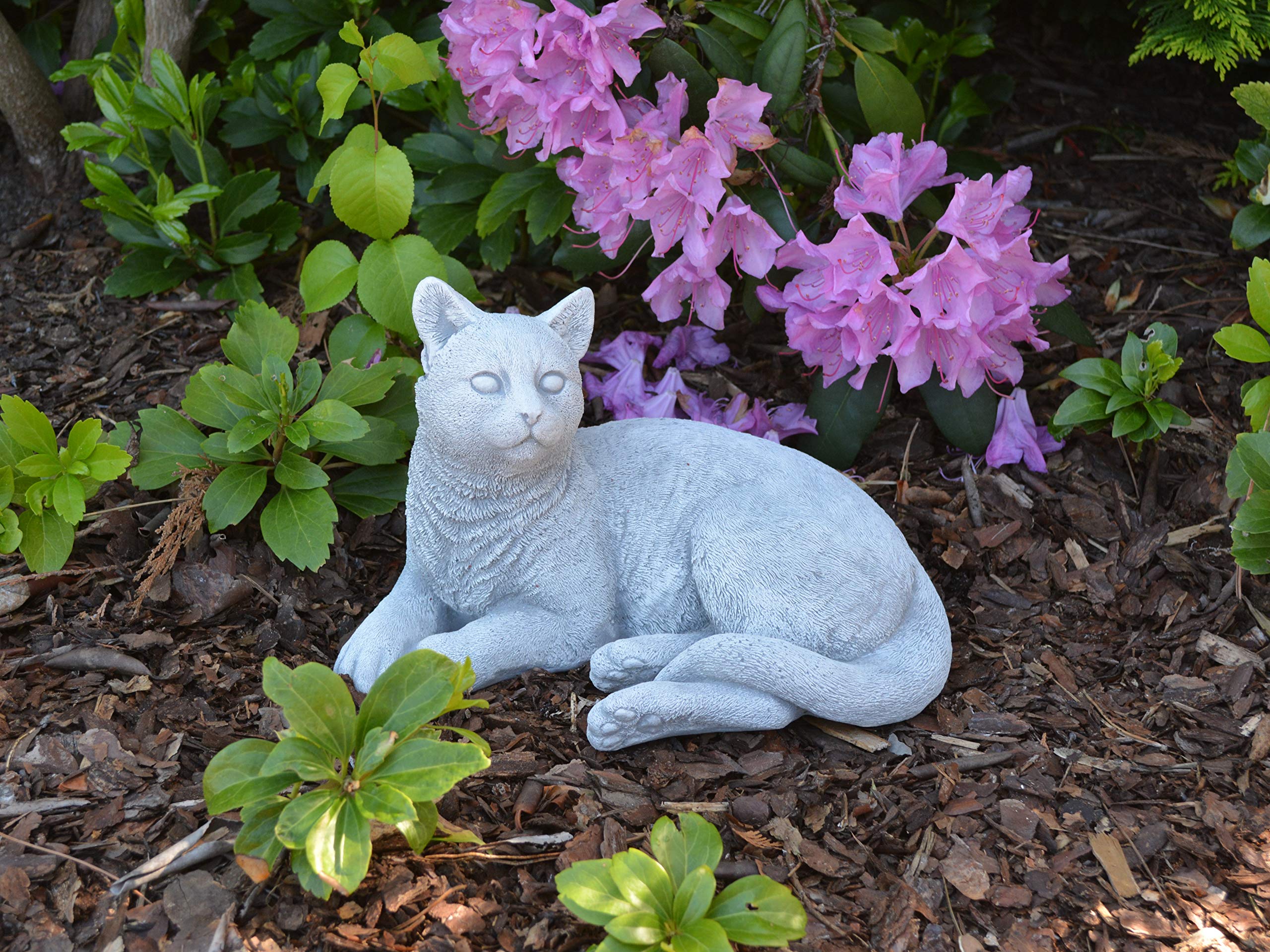 gartendekoparadies.de Liegende Katze, Steinfigur, H. 18 cm, 6 kg, Grau, frostsicher aus Steinguss für Außenbereich