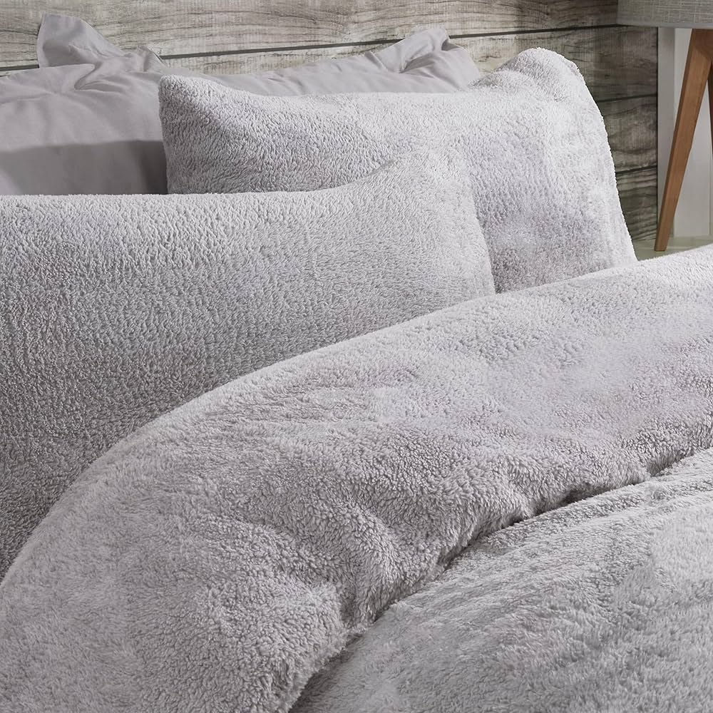 Cuddles Fluffy Fur Fleece Throws Soft Warm Cosy Hug Snug Kids Bed