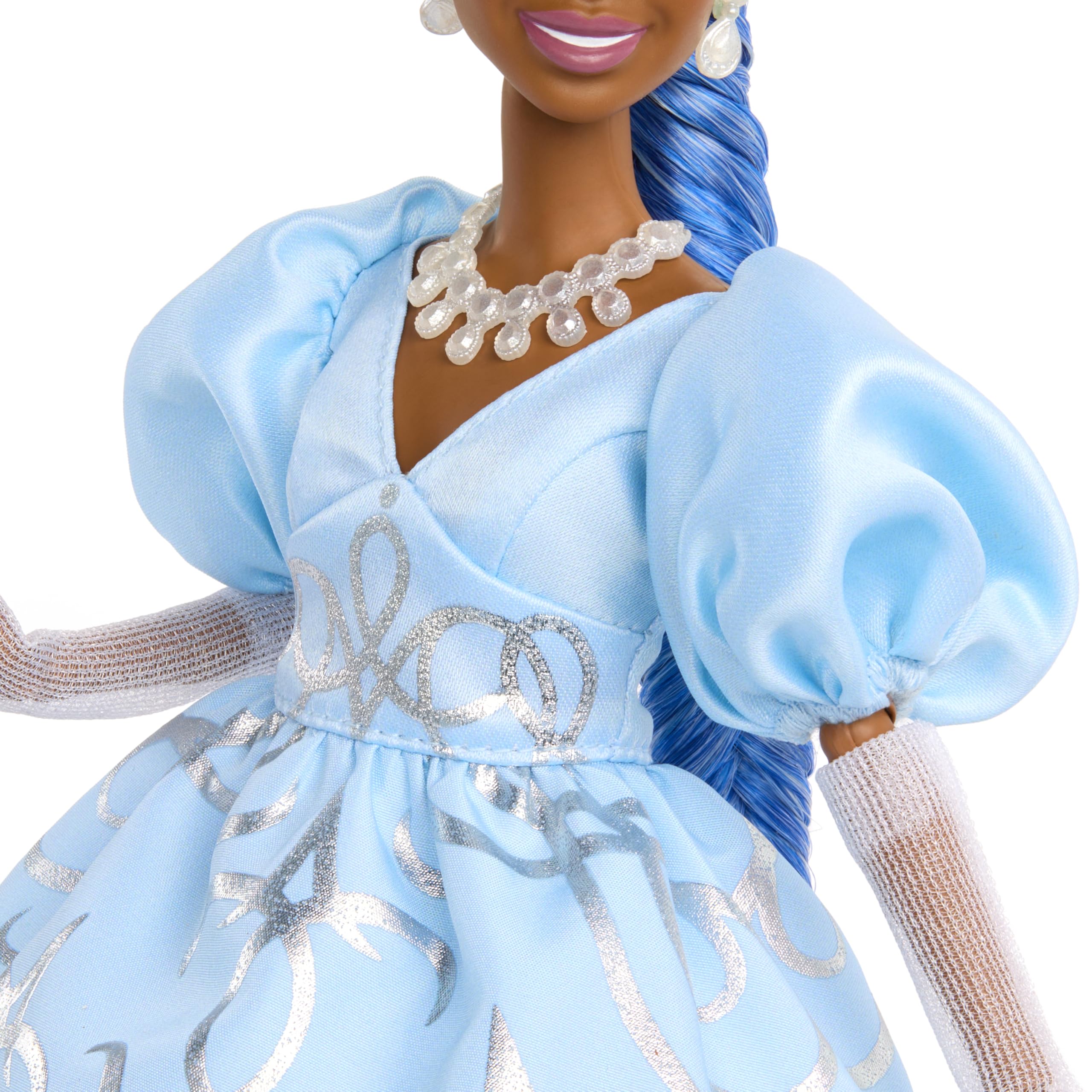 Mattel Disney Descendants: The Rise of Red - Bambola alla moda di Cenerentola con abito reale ispirato al film e accessori