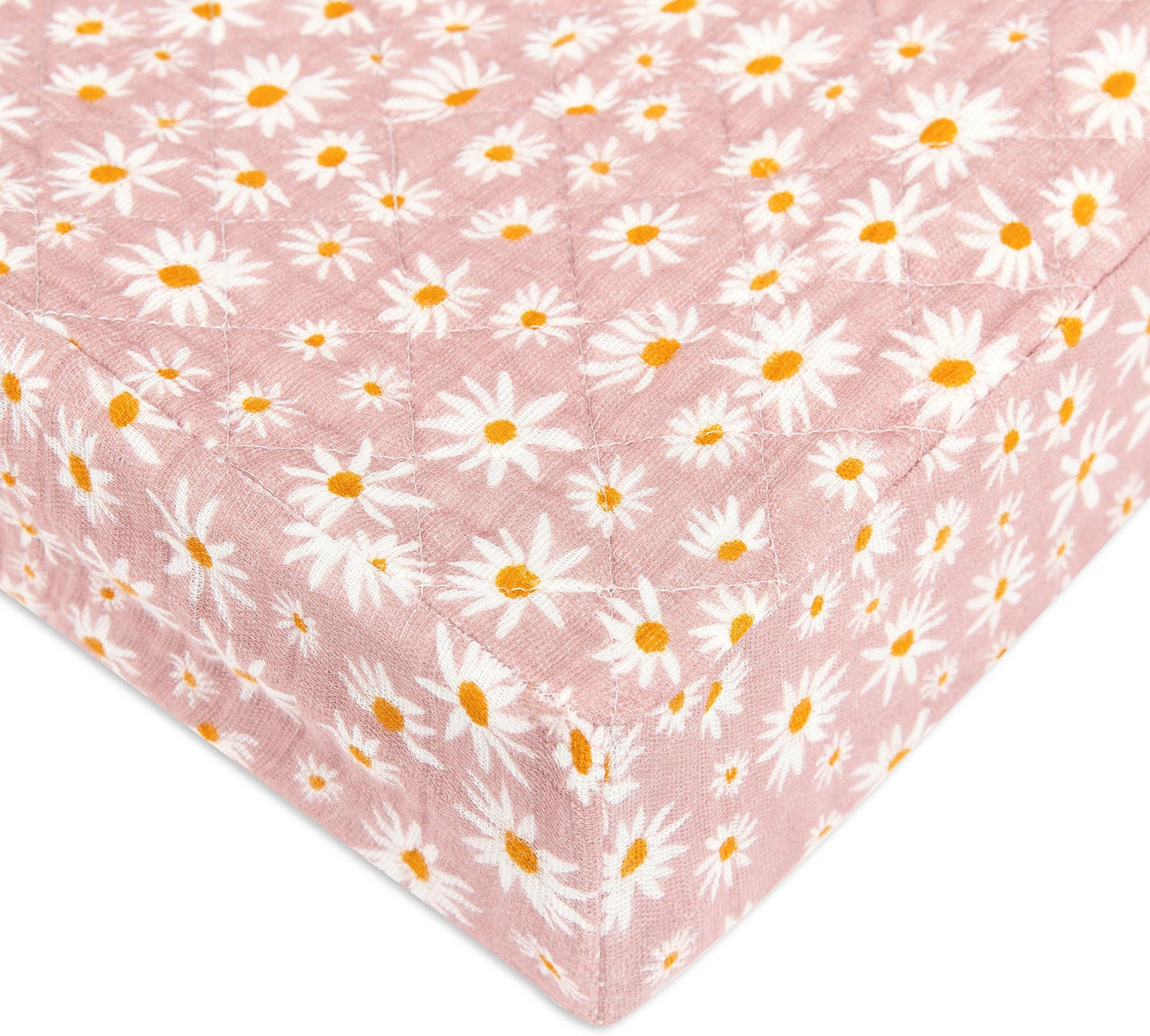 Babyletto 100% Quilted Organic Cotton Changing Pad Cover, GOTS-Certified, Fitted 360°, Ultra-Soft and Breathable Muslin - Daisy