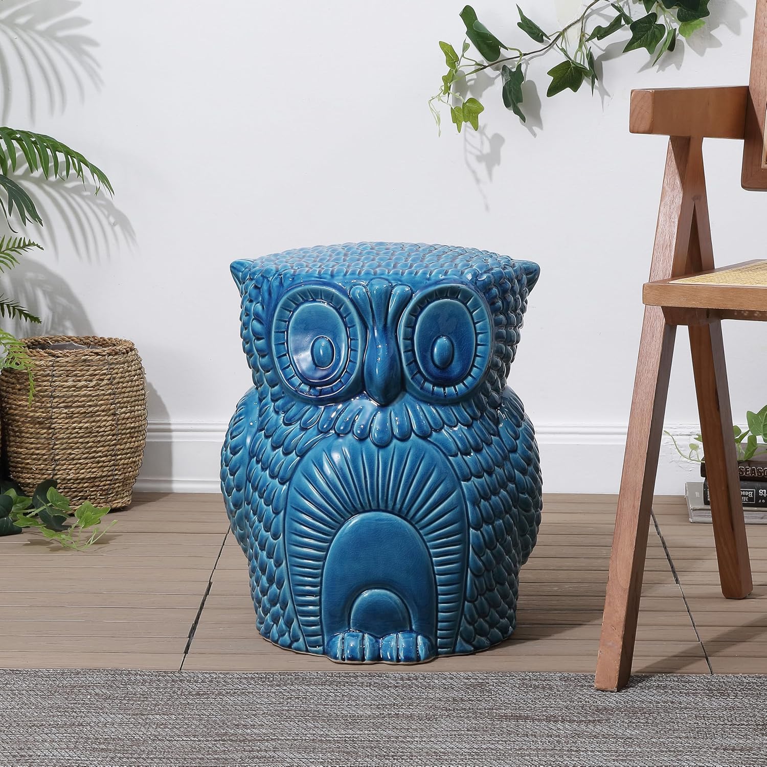 JONATHAN Y TBL1035B Millie 17.5" Classic Vintage Ceramic Indoor/Outdoor Owl Garden Stool, Bohemian, Coastal, Cottage, Traditional, Spill-Proof, Living Room, Garden Room, Patio, Blue Cracks