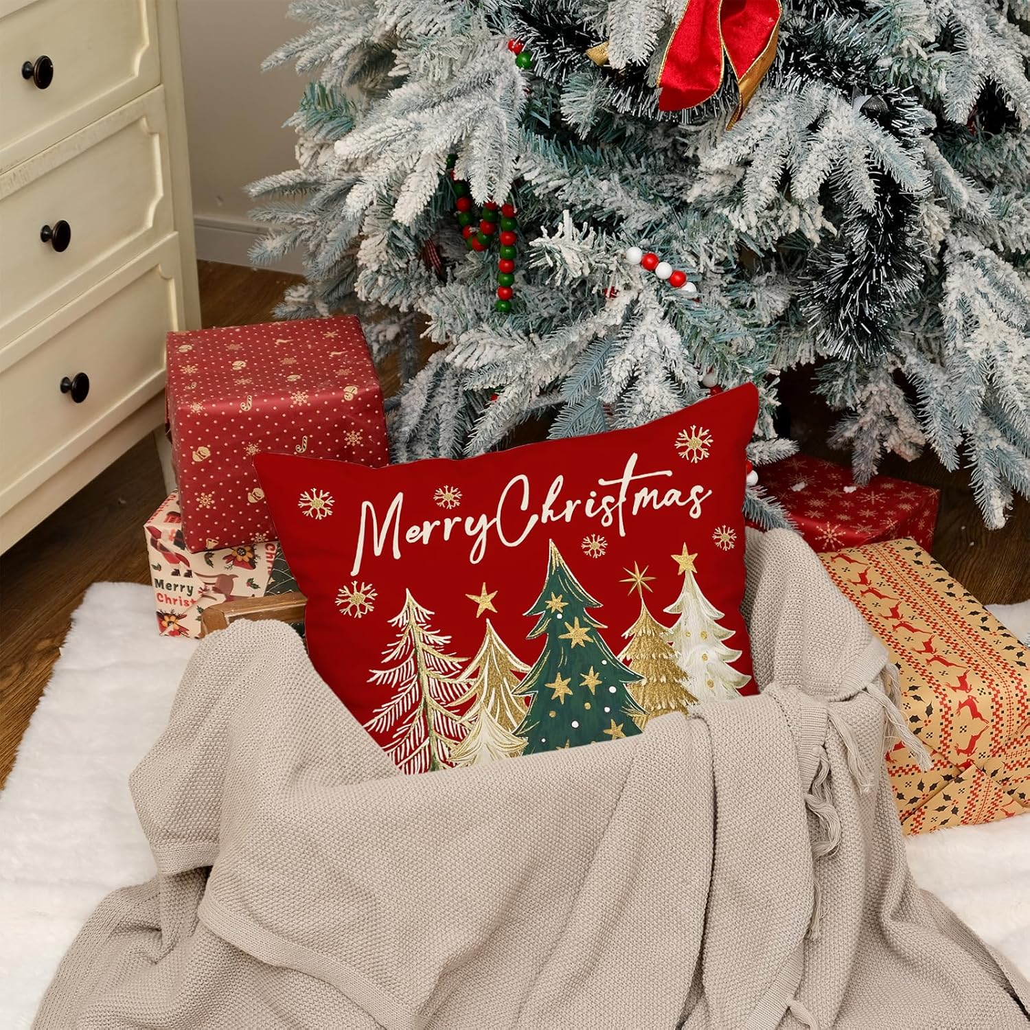 GEEORY Christmas Tree Pillow Cover 18 x 18 Inch, Xmas Decorations, Holiday Winter Decorative Throw Pillows for Sofa Red GS066-18