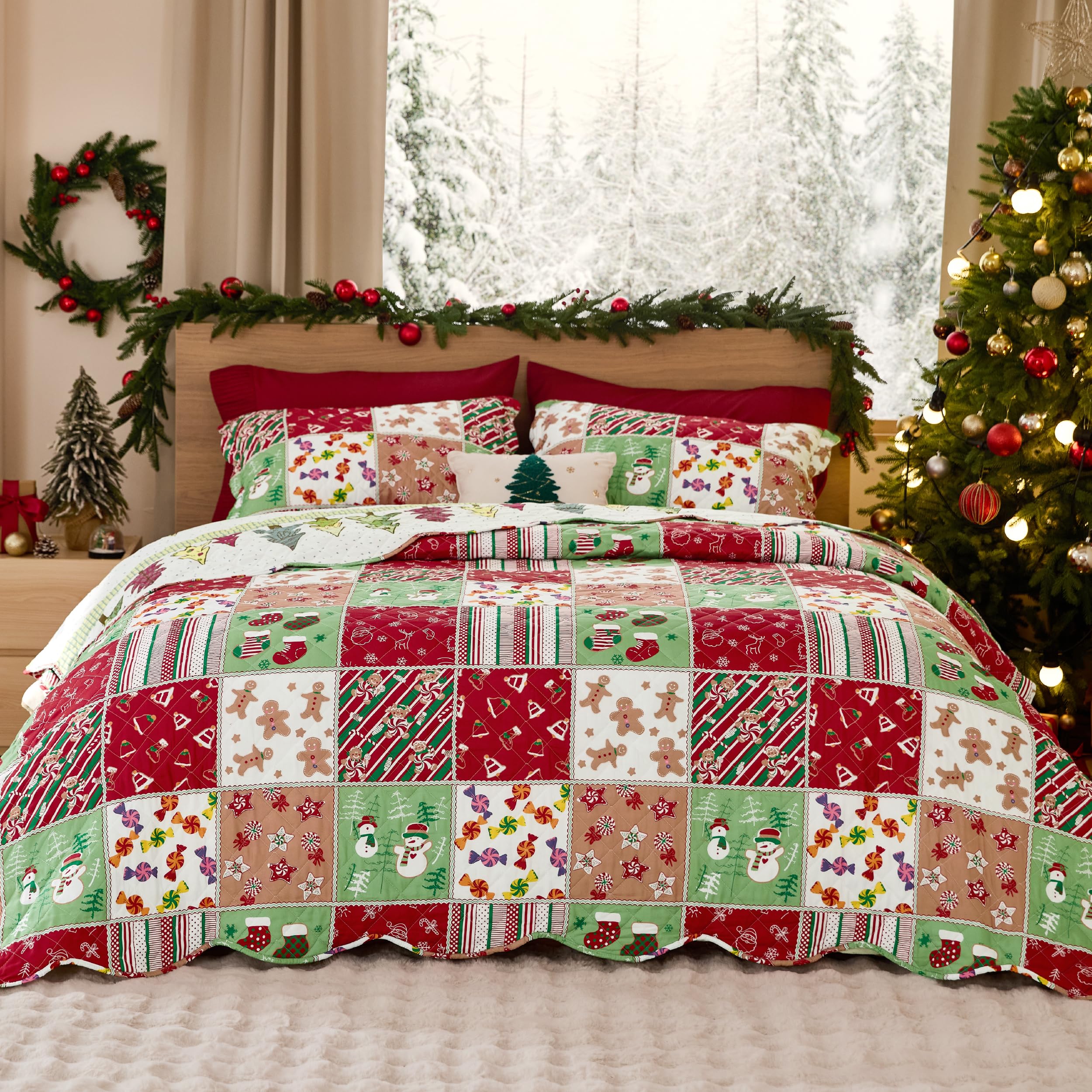 Bedsure Christmas Quilt King Size - Red Quilts for King Size Bed, Multicolor Patchwork Printed Pattern Christmas Bedding, Soft Lightweight Coverlet Bedspread (106"x96")