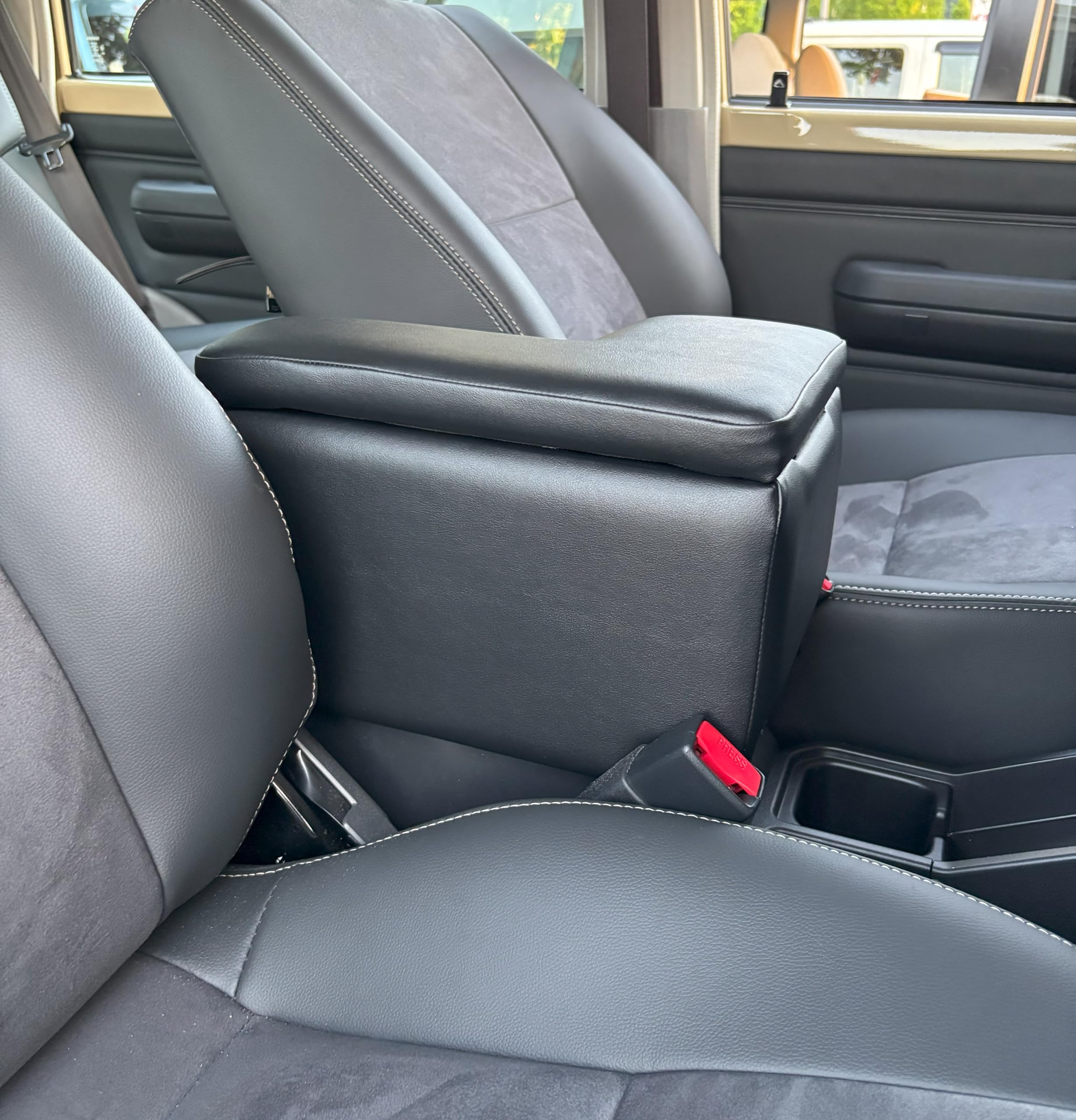 ランクル70用TMEセンターアームレスト（ドリンクホルダー付き） 楽天市場】TME 再再販70 ランクル70 (～2004)専用 全6色