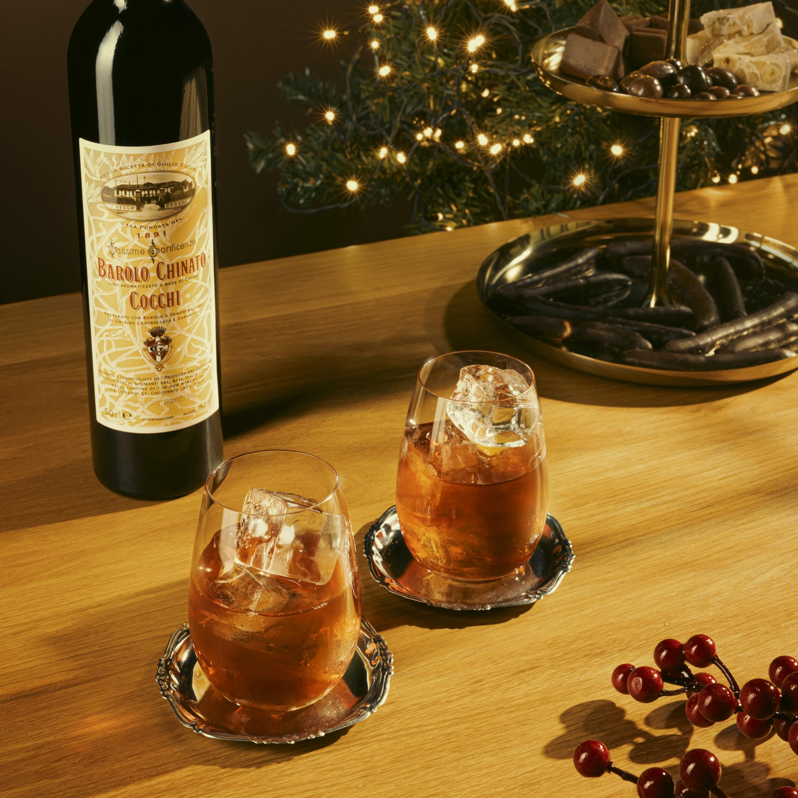 COCCHI - Barolo Chinato - Apéritif à base de Vin - 16,5% Alcool - Origine : Italie/Piémont - Notes de rhubarbe & de vin - A déguster pur ou en cocktail - 50 cl