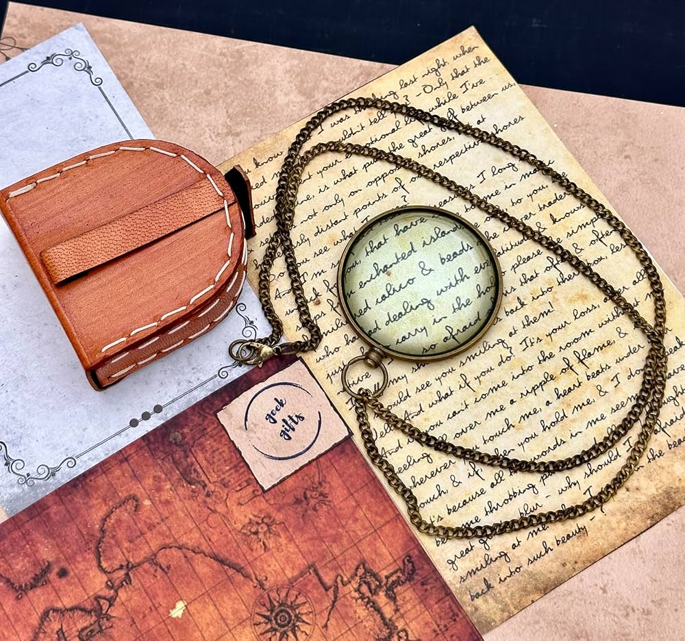 giftにも持ち歩ける拡大鏡HermesIn the Pocket magnifying glass Amazon.com: Pocket Magnifying Glass & Leather Box 20x Pocket