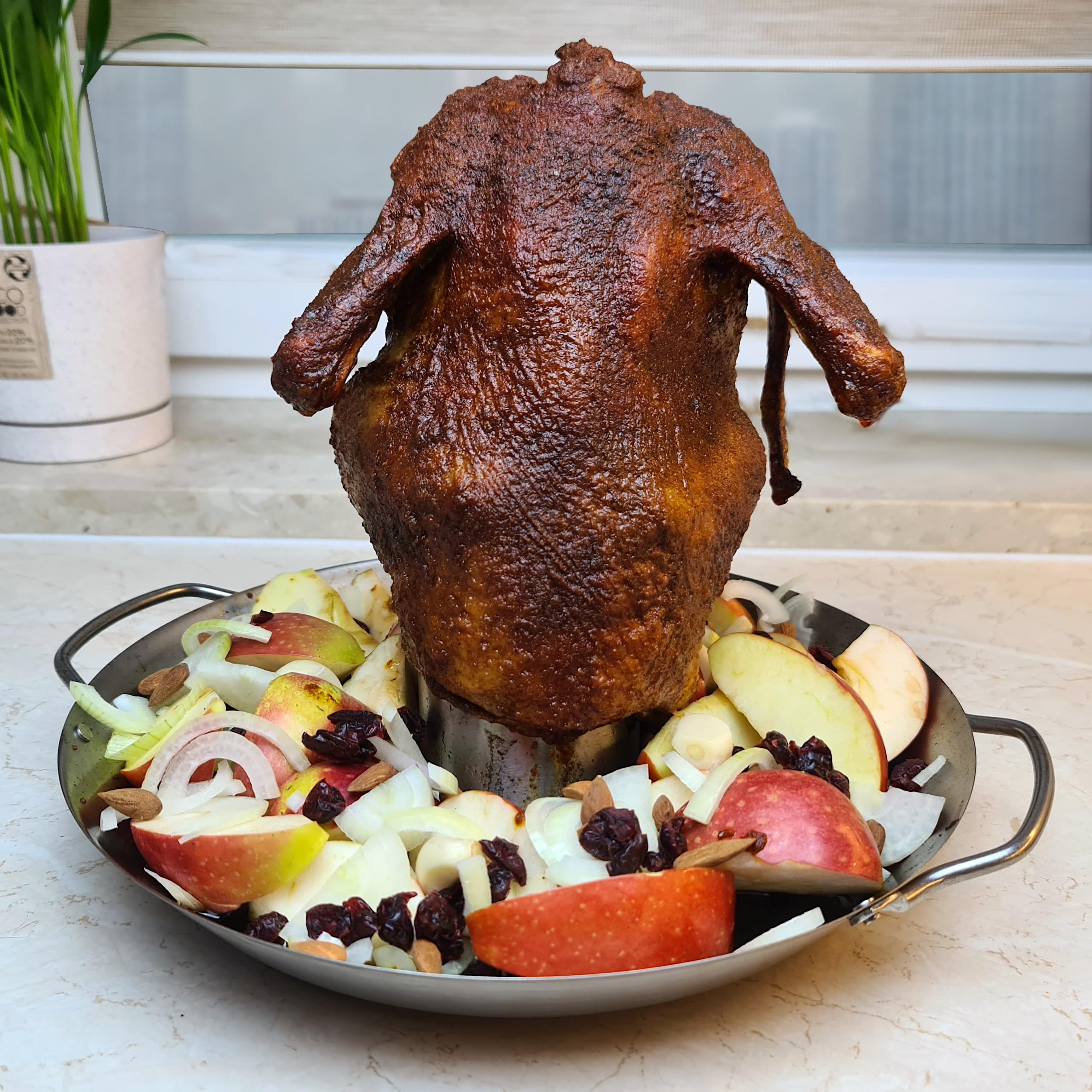 Hähnchenbräter für Backofen & Grill aus Edelstahl, Hähnchenhalter für Ofen, Bierdose Hähnchengriller, Geflügelbräter, Hähnchen Halter mit Abtropfschale, Vertikal Huhn Halterung