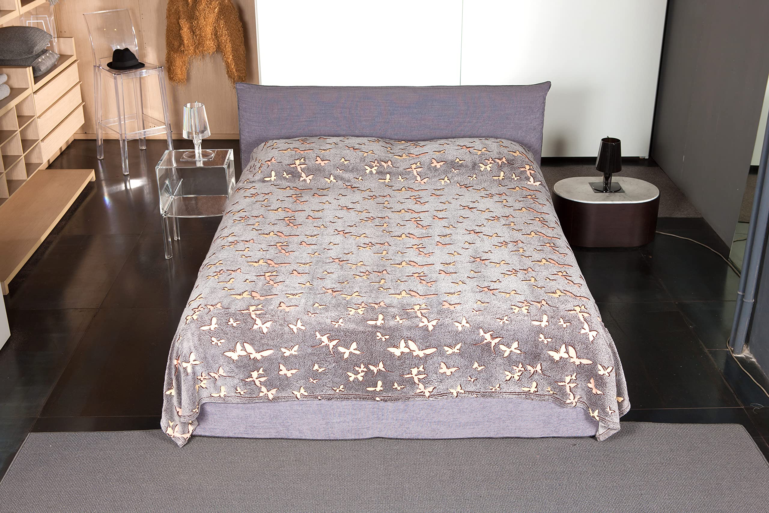 KANGURU Glow - Manta para Cama de Matrimonio 100% Suave Microfibra, Mariposas Grises, 230 x 230 cm