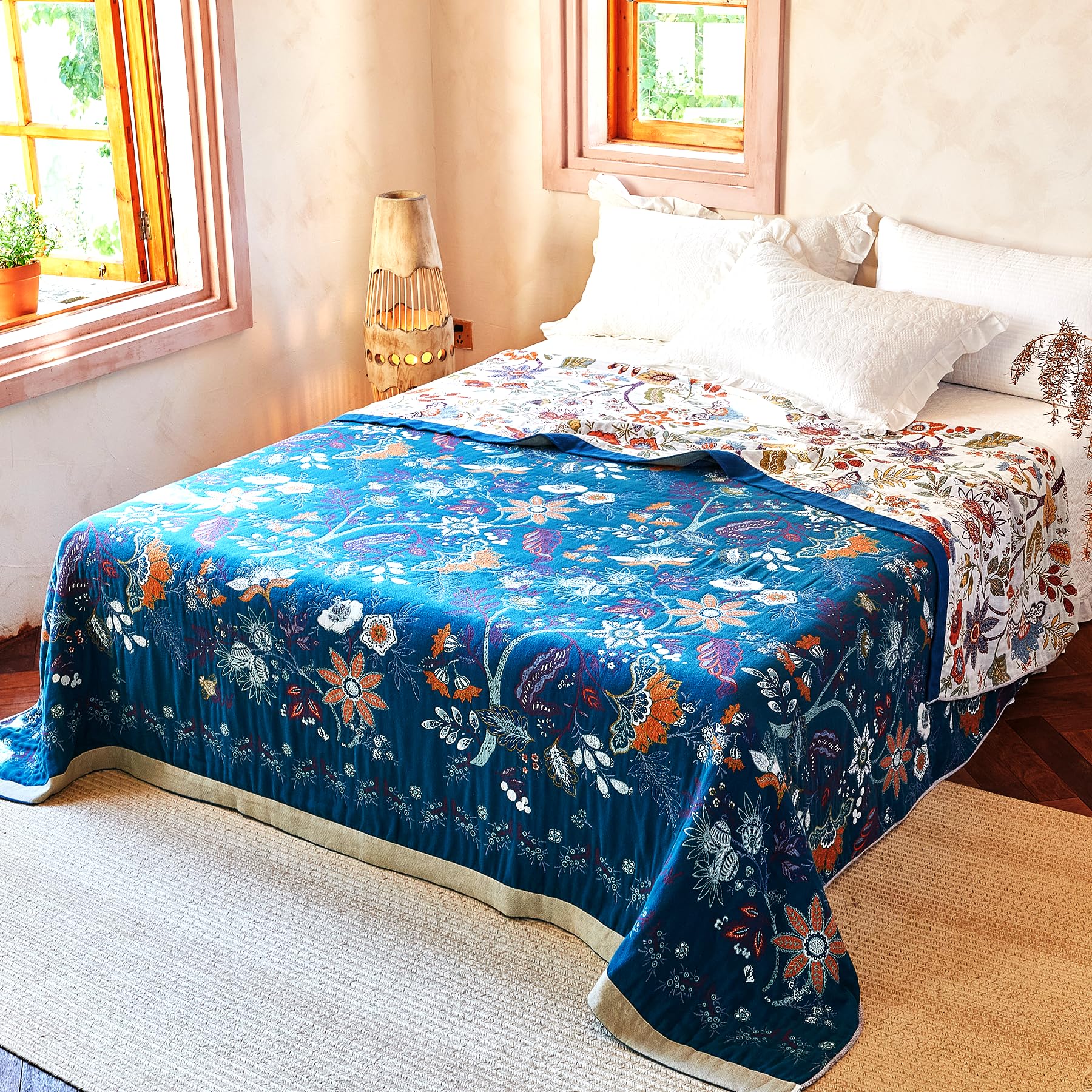 VANJOROY Sofaüberwurf aus 100 % Bio-Baumwolle, 150 x 200 cm, weich, hautfreundlich, doppelseitig, Boho-Blumenmuster, Beige, Überwurf für 2- und 3-Sitzer, Sessel, Couch und Tagesdecke.
