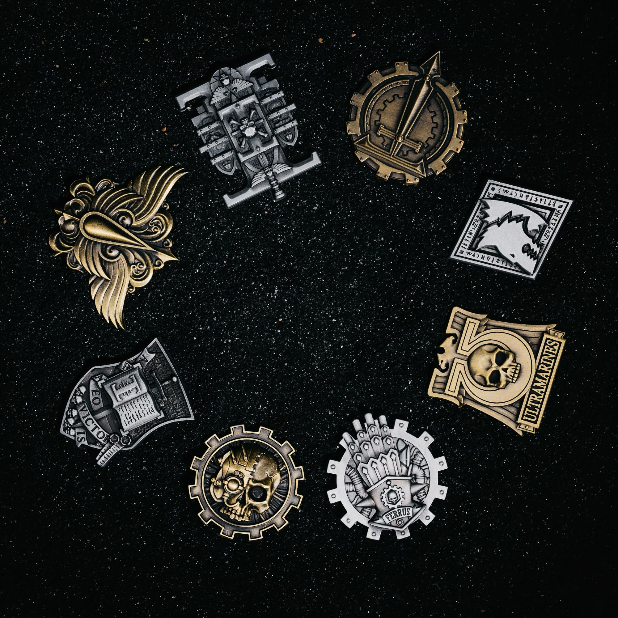 Starforged Warhammer 40K Imperium der Menschheit Space Marines Aeldari Eldar Anstecknadeln Kollektion Pin Badge Brosche Herrenschmuck, Zink, Kein Edelstein