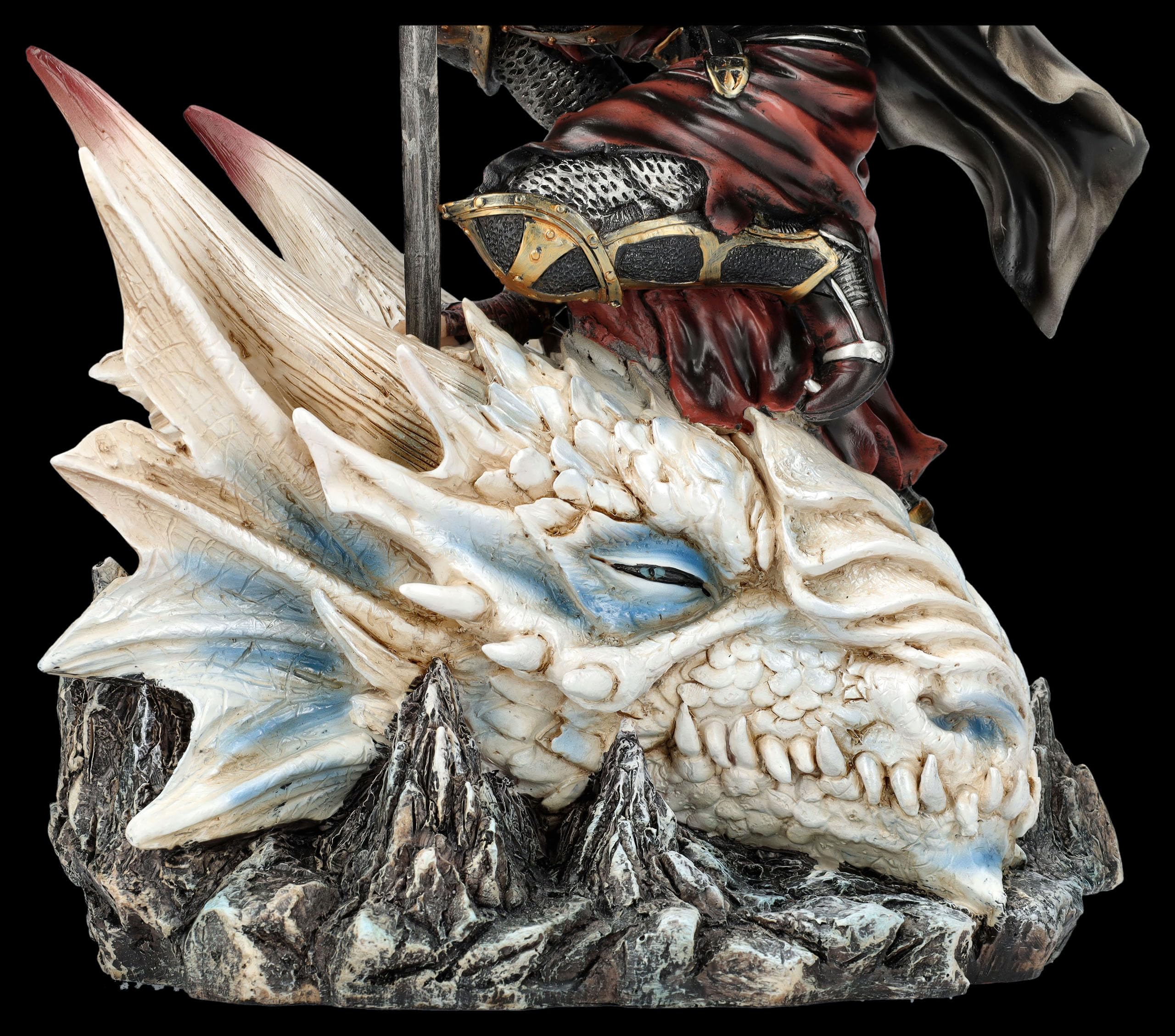 Figuren Shop GmbH Kreuzritter Figur – St. Georgs Letztes Opfer – handbemalte Fantasy-Deko (34 cm) – Tales of Aurelion Collection – Geschenkidee für Drachen & Fantasy-Fans
