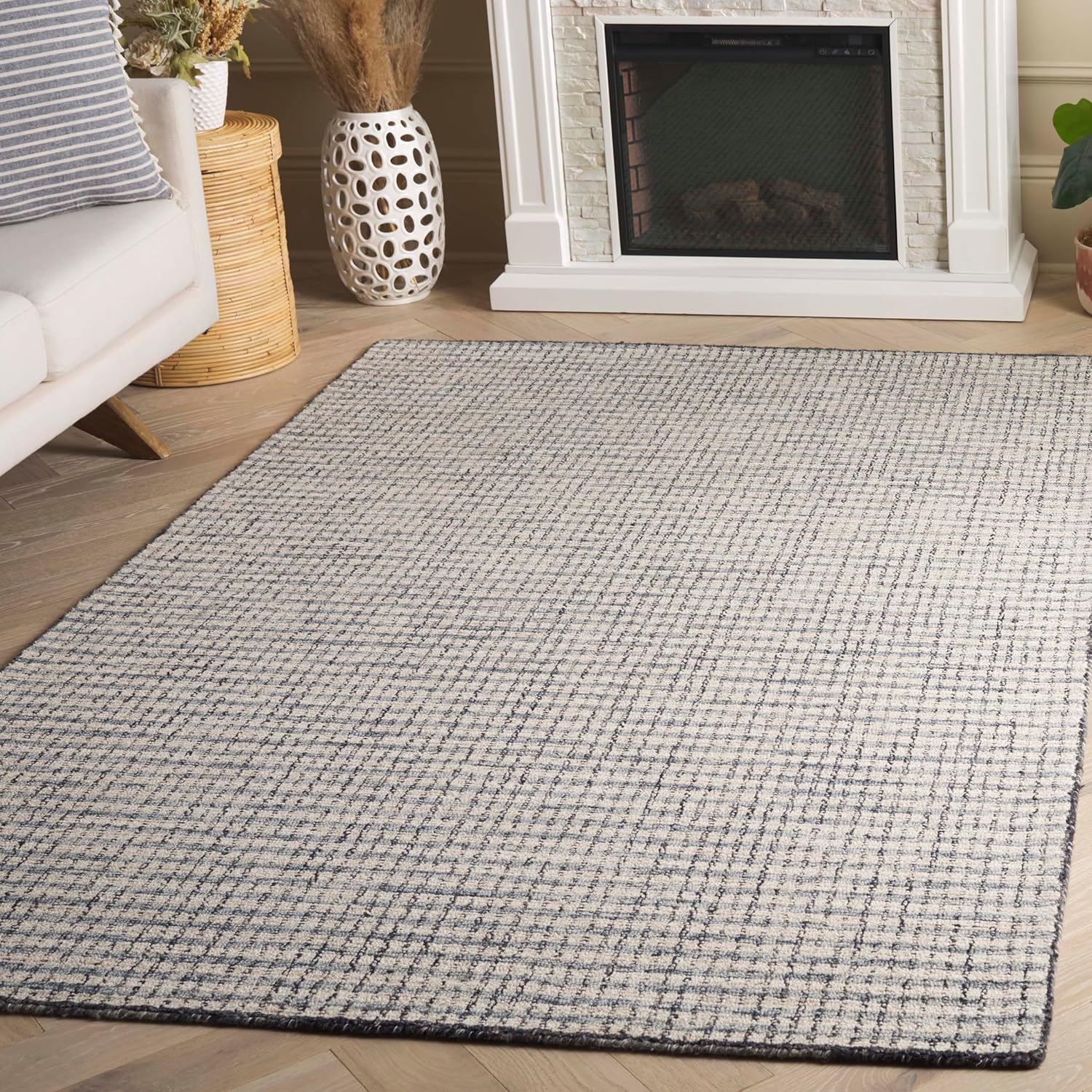 Safavieh Abstract Collection Area Rug - 5' x 7'6", Ivory & Black, Handmade Wool, Ideal for Living Room, Bedroom, Dining Room (ABT256Z-5)