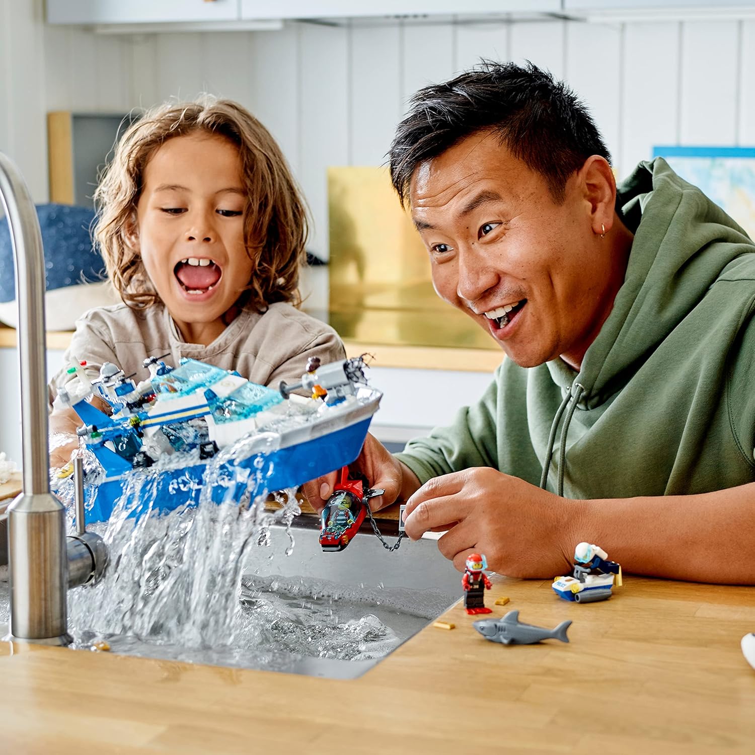 レゴ(LEGO) シティ ポリスパトロールボート 60277 おもちゃ ブロック