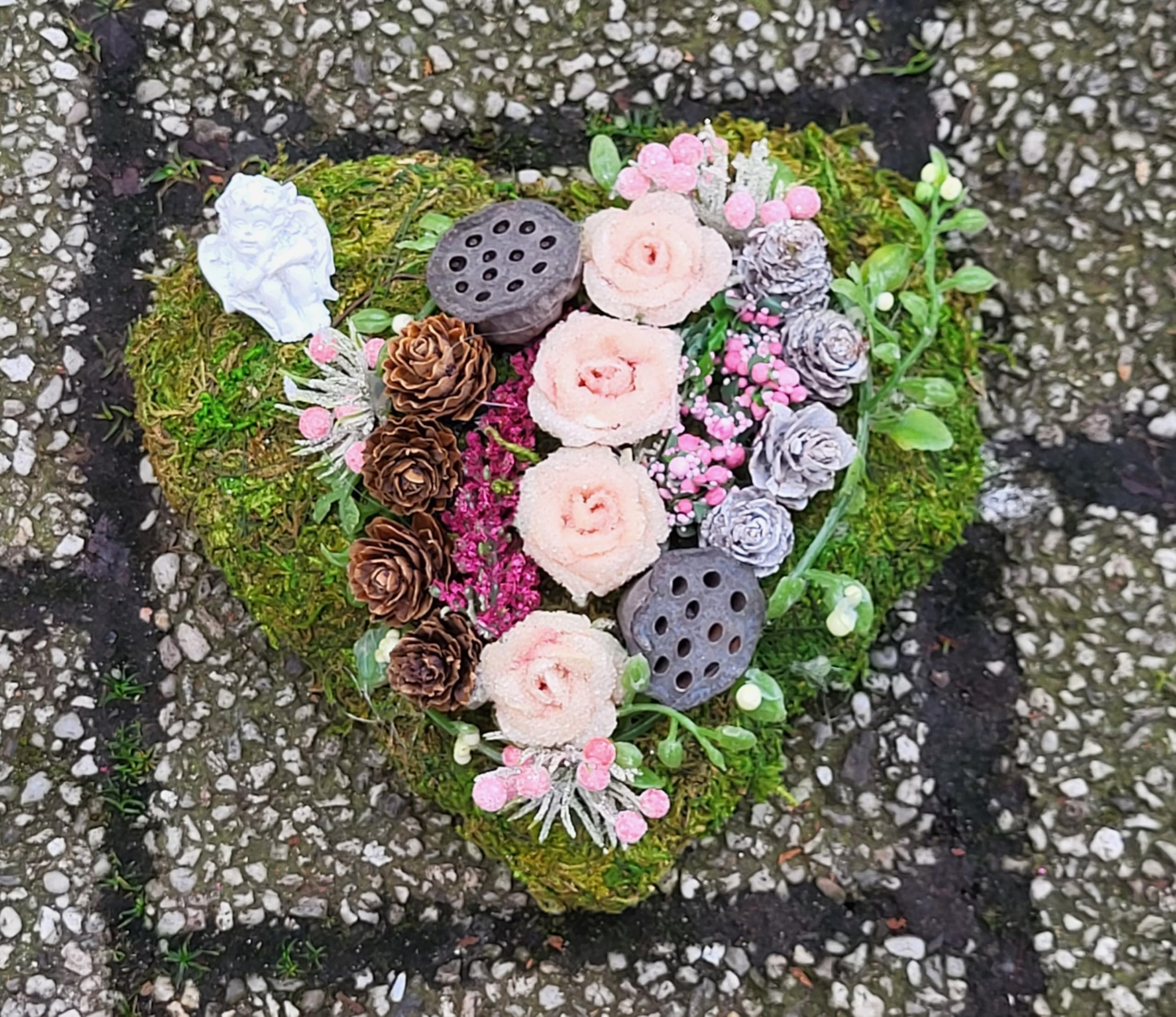 Grabherz aus Moos, 15 cm, Rosa, Wetterfest, für Urnengräber