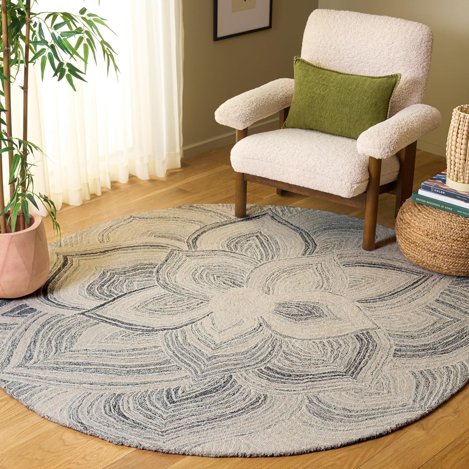 SAFAVIEH Jardin Collection Area Rug - 6' Round, Ivory & Grey, Handmade Wool, Ideal for Living Room, Bedroom, Dining Space (JAR330F)