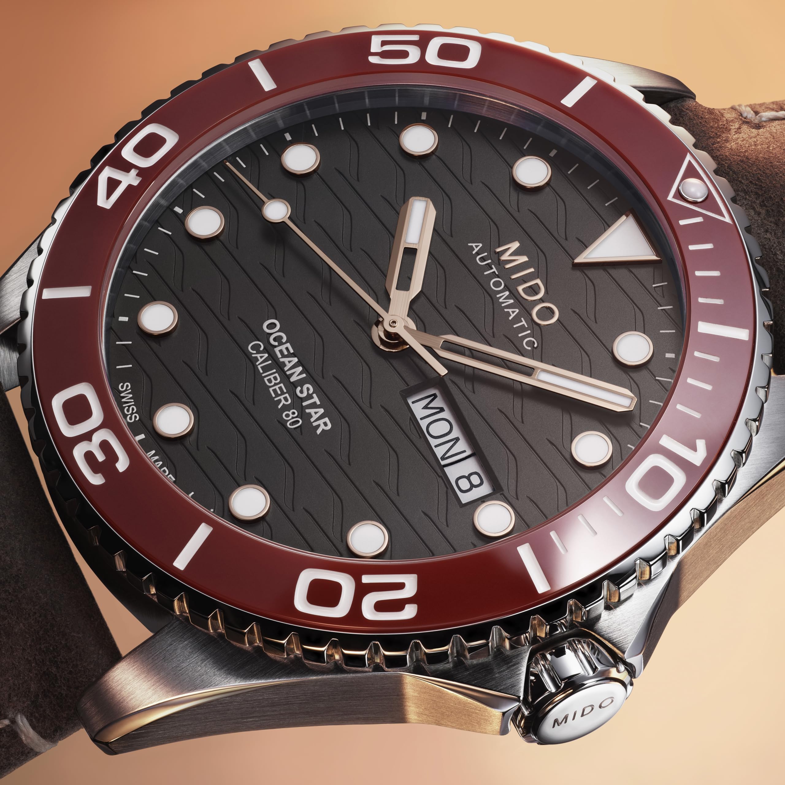 MIDO Ocean Star 200C Szwajcarski automatyczny zegarek do nurkowania dla mężczyzn - koperta ze stali nierdzewnej 42,5 mm - Ceramiczna obrotowa ramka - Tarcza z falami z dniem, kalendarzem daty