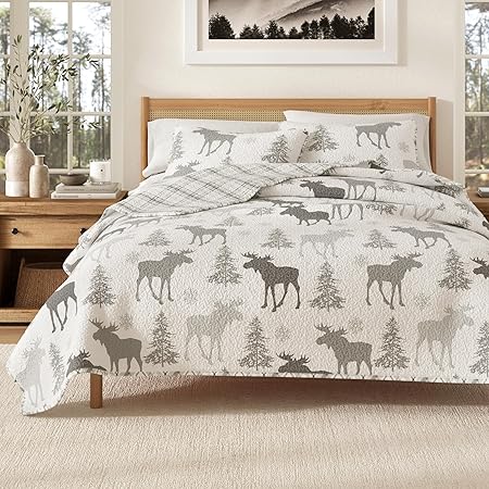 Great Bay Home Lodge Bedspread Twin/Twin XL Size Kid's Quilt Set with 1 Sham. Cabin 2- Piece Reversible All Season Quilt Set. Rustic Quilt Coverlet Bed Set. Wilderness Collection (Moose - Grey)