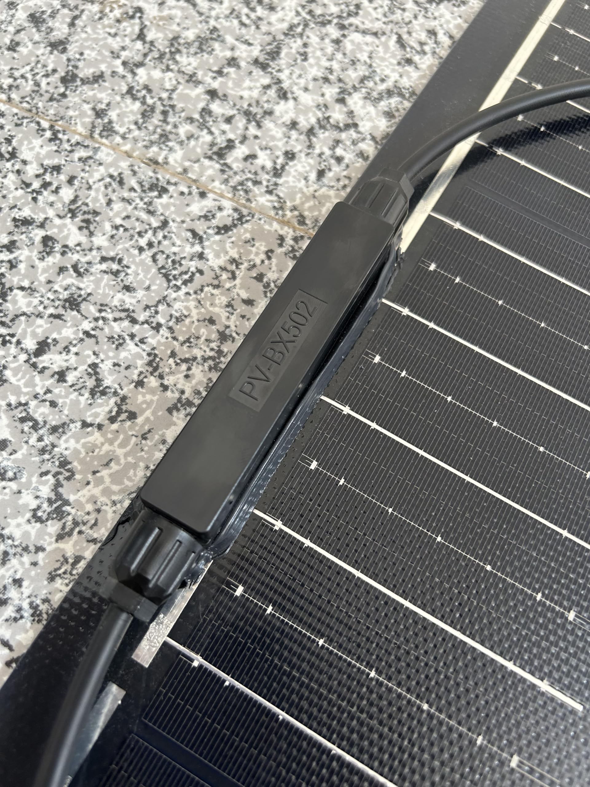 Pannello solare flessibile da 100 W Monocrystalline Solar Cell leggero facile da installare adatto per ships, yacht, camper, forests e roofs. (1)