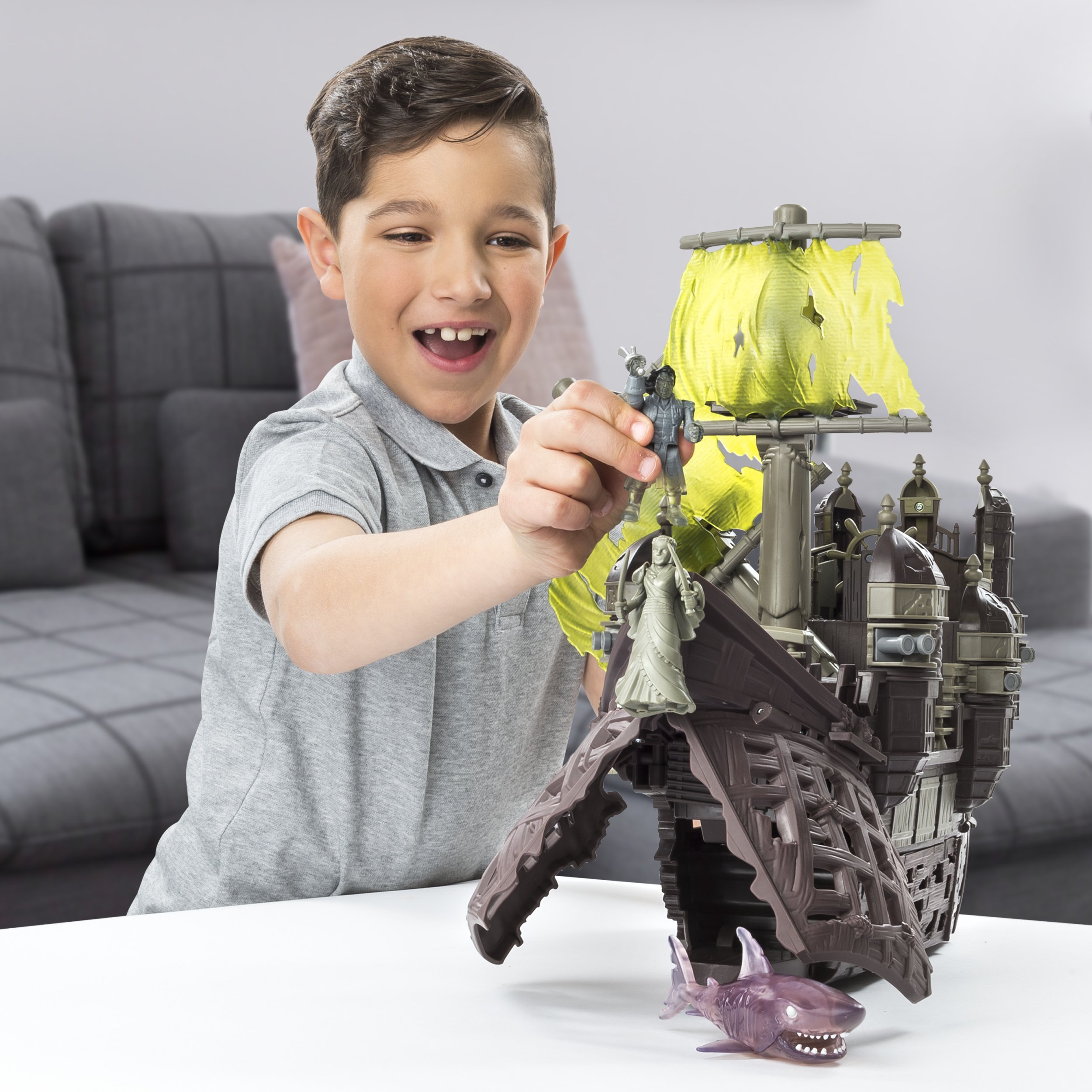 silent mary ghost ship playset