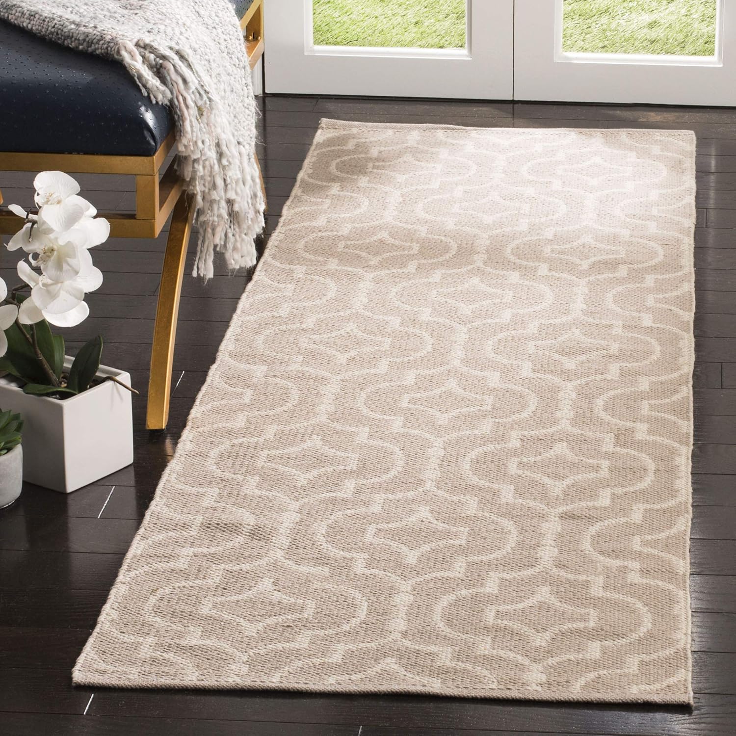 SAFAVIEH Montauk Collection Runner Rug - 2'3" x 7', Grey & Ivory, Handmade Cotton, Ideal for High Traffic Areas in Living Room, Bedroom (MTK722A)