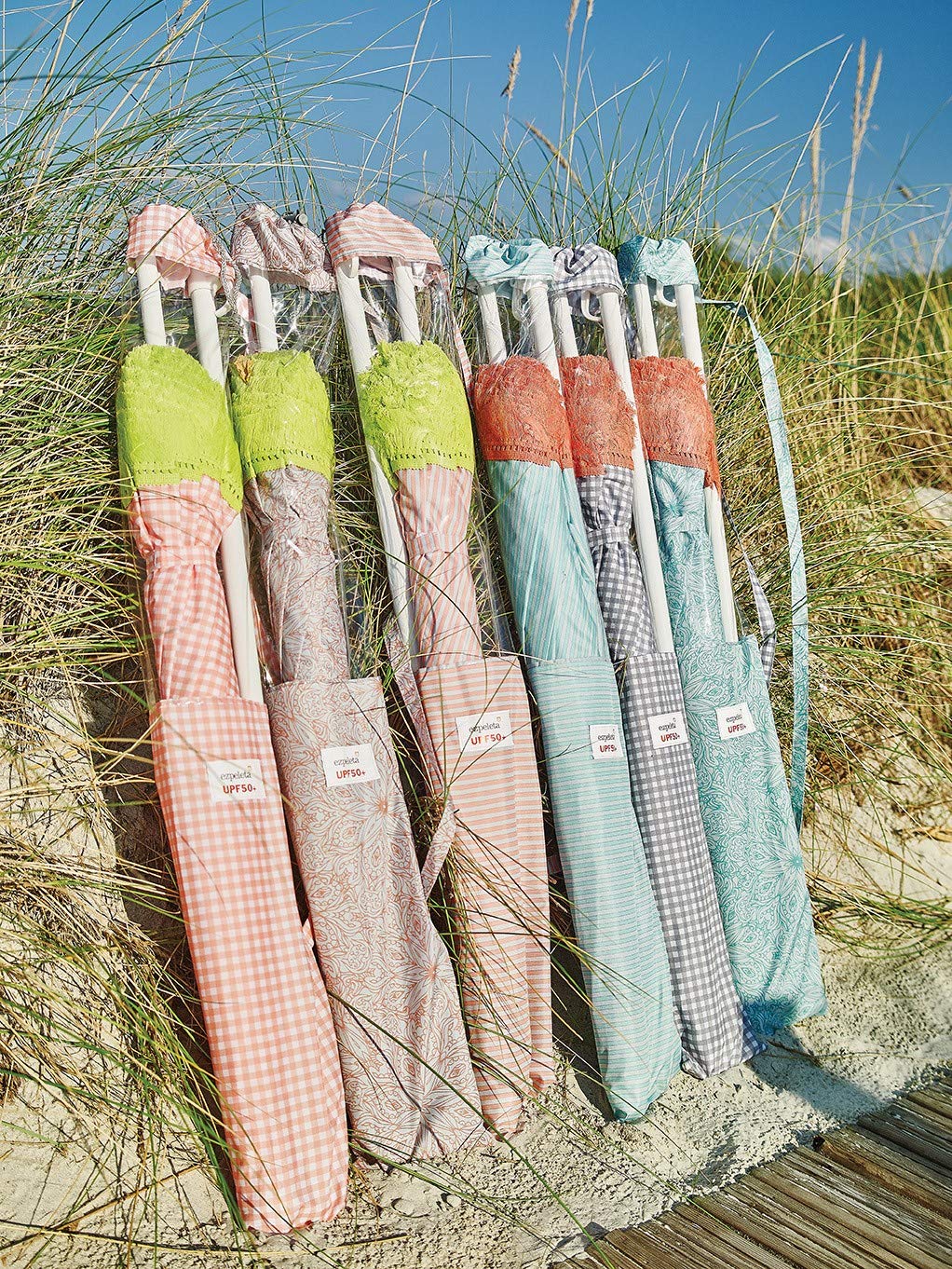 EZPELETA Sonnenschirm Bora Bora für Strand, Terrasse und den Garten, faltbar und tragbar, Sonnenschutz UPF 50+, Bedruckt mit Blumen/Karomuster/Streifen, inklusive Tragetasche (Kariert-Grau)