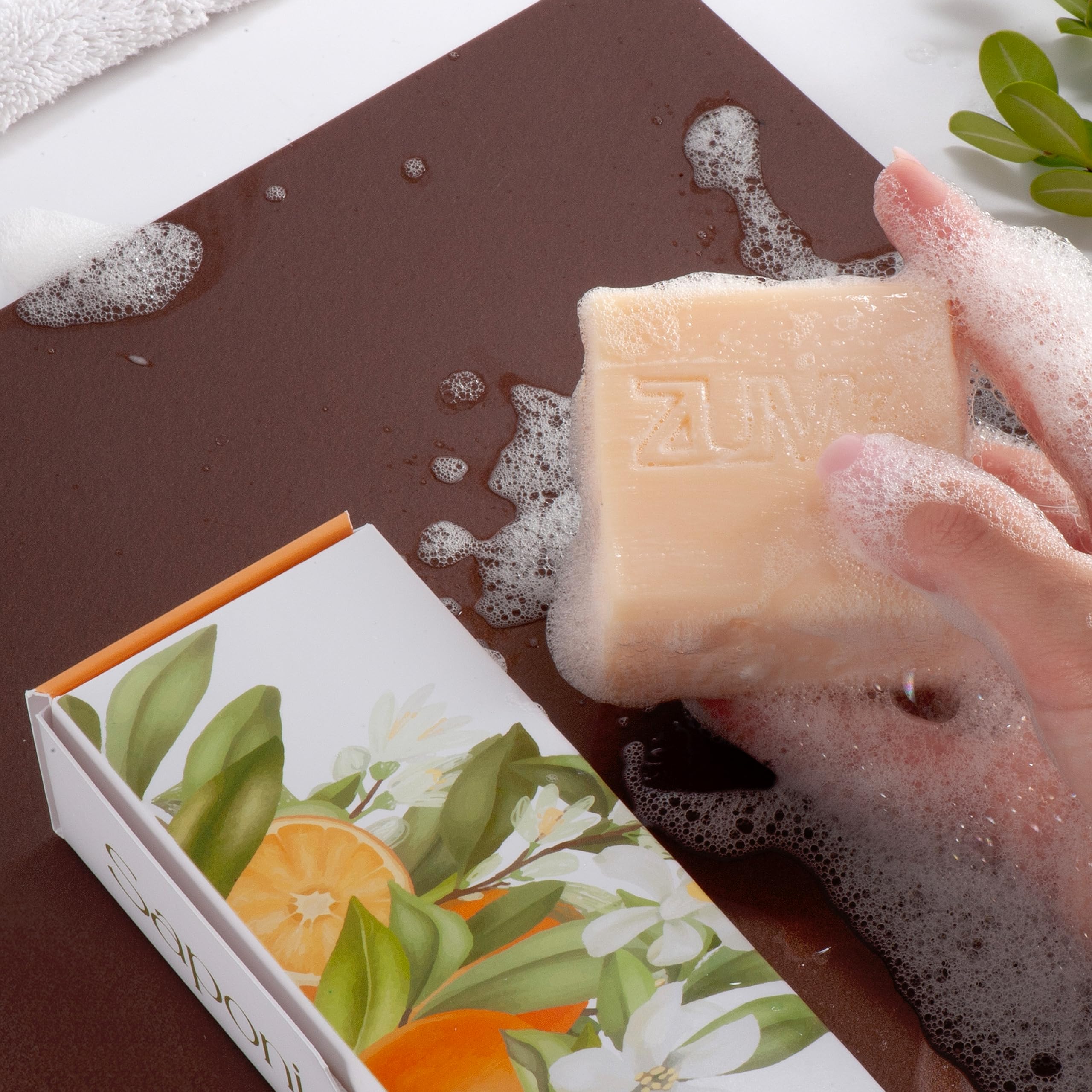 Profumi Zuma - Saponette Profumate Naturali alla Zagara di Sicilia in Confezione da 125g x 3 - Saponetta Vegetale Multiuso con Fiori d'Arancio per Corpo, Mani e Viso